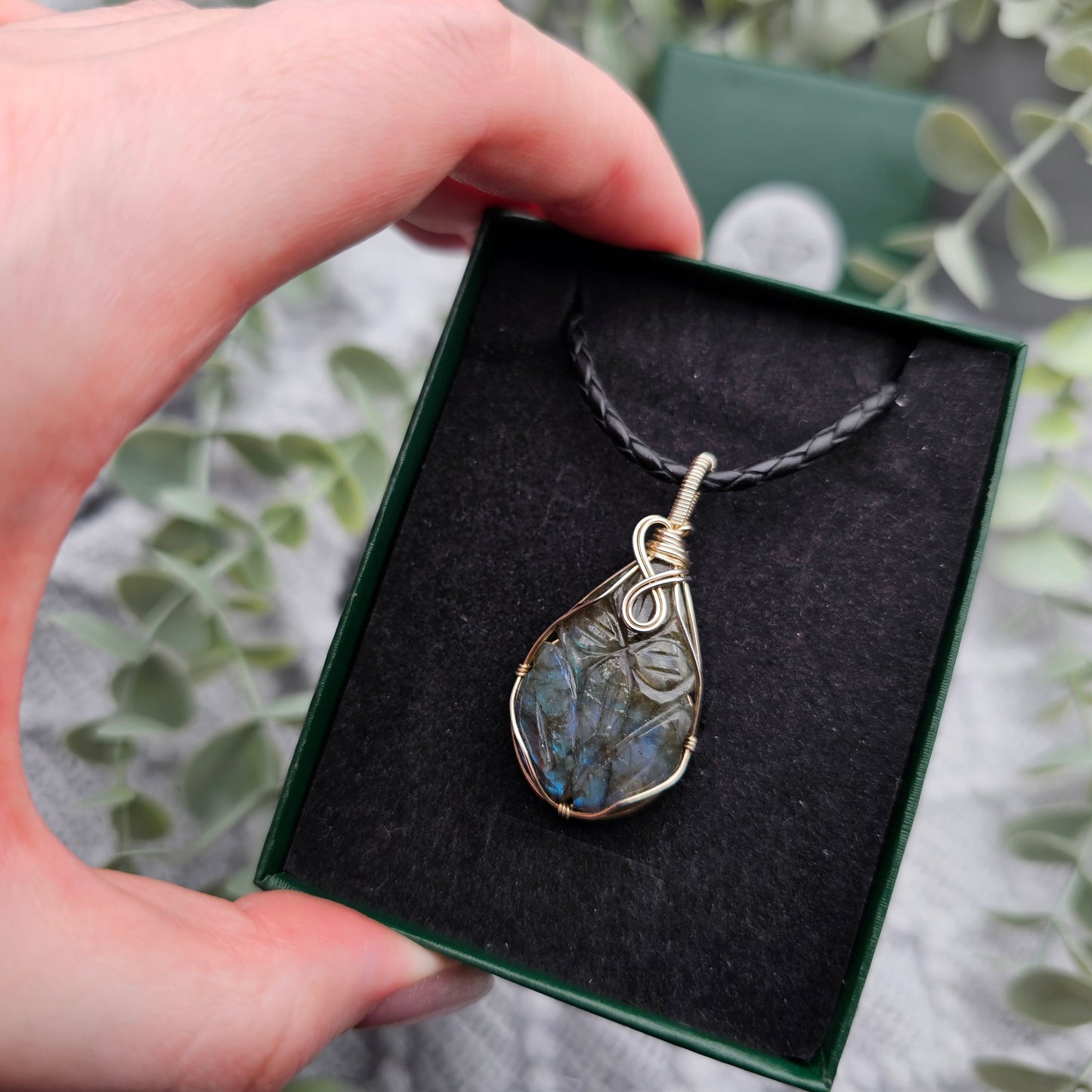 Labradorit graviert Anhänger | 925er Silber | Edelstein Halskette