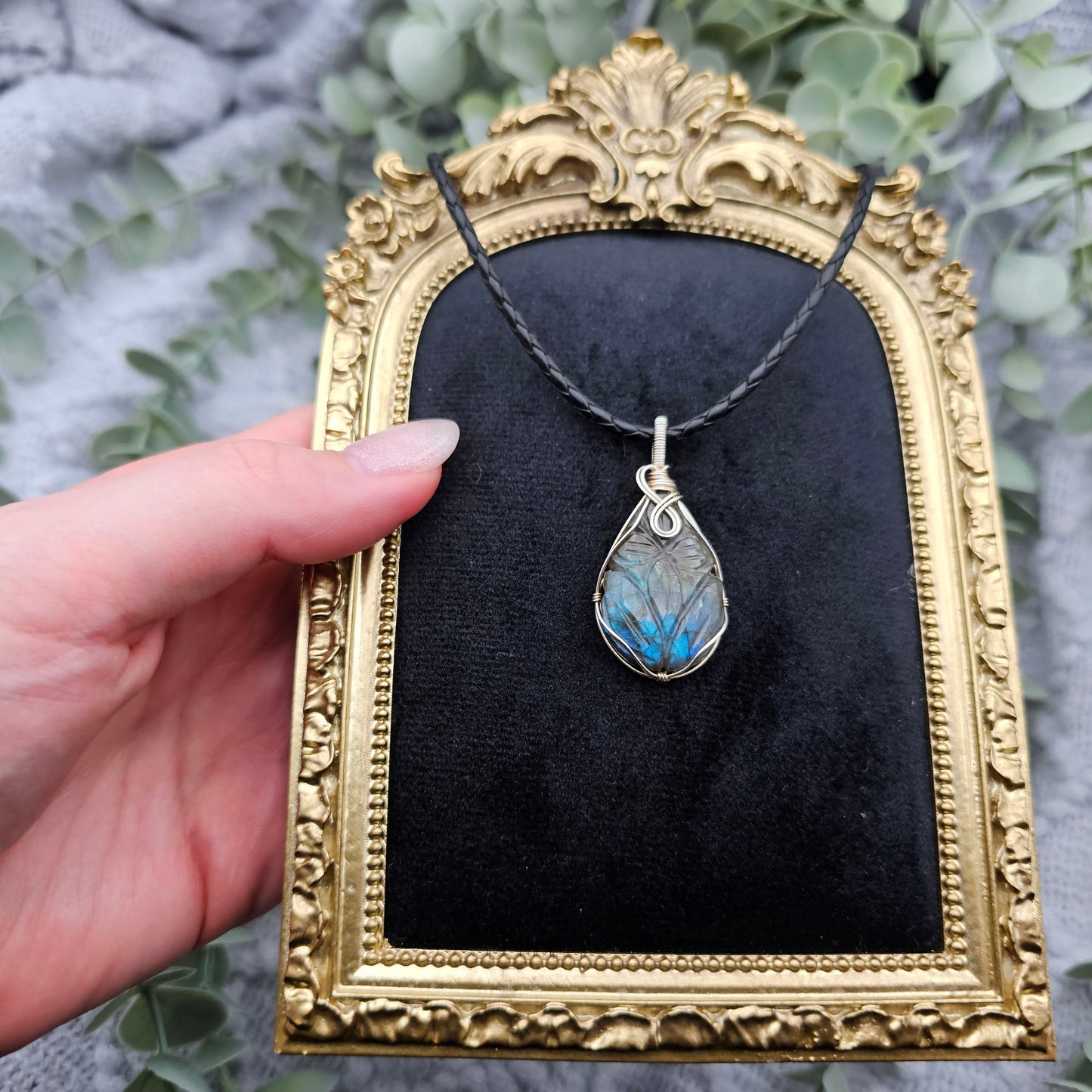 Labradorit graviert Anhänger | 925er Silber | Edelstein Halskette