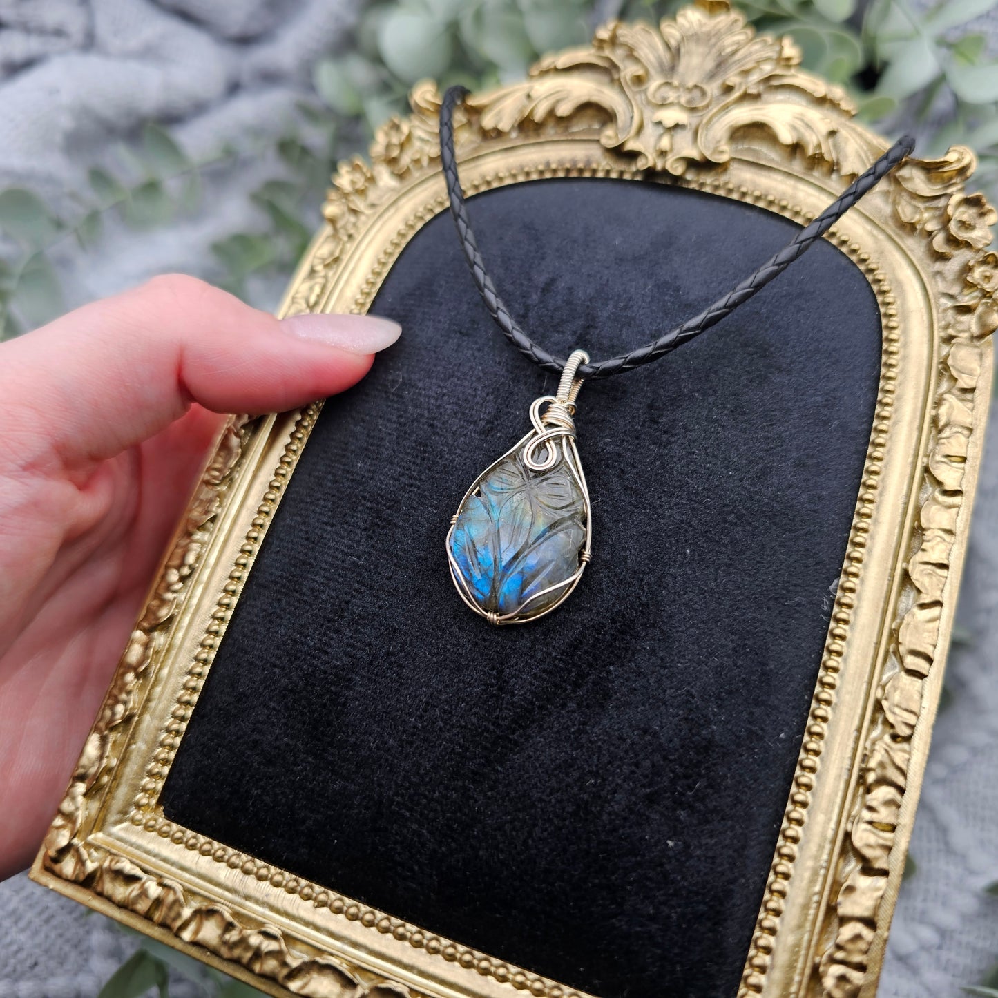 Labradorit graviert Anhänger | 925er Silber | Edelstein Halskette