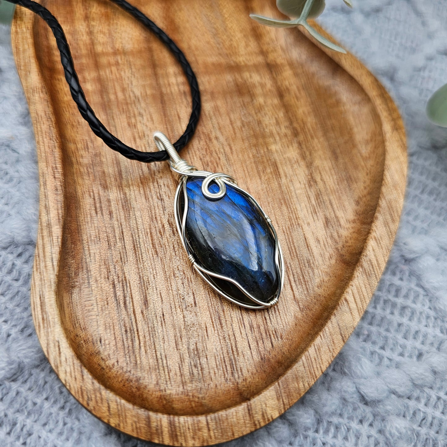 Labradorite Pendant | Jewelry Wire | Gemstone Necklace
