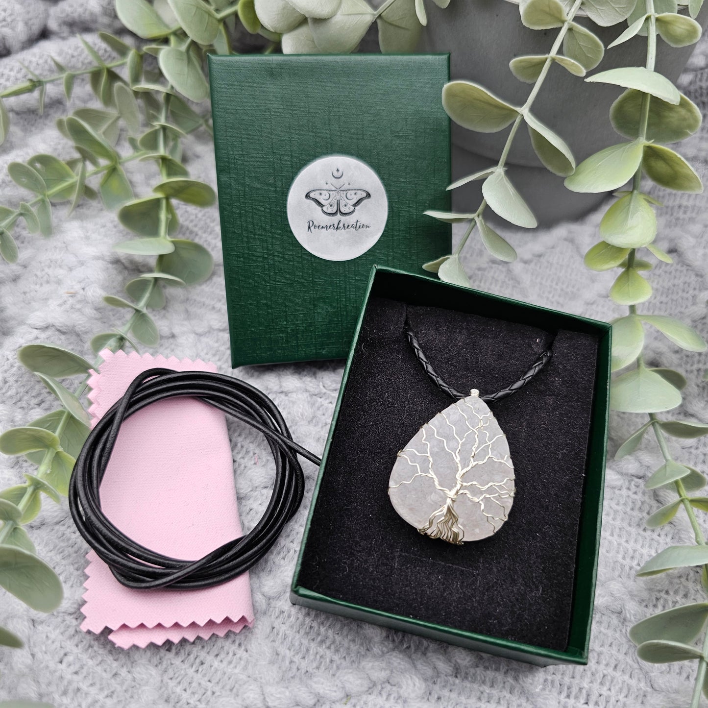 Agate Crystal Tree of Life Pendant | Jewelry Wire | Gemstone Necklace