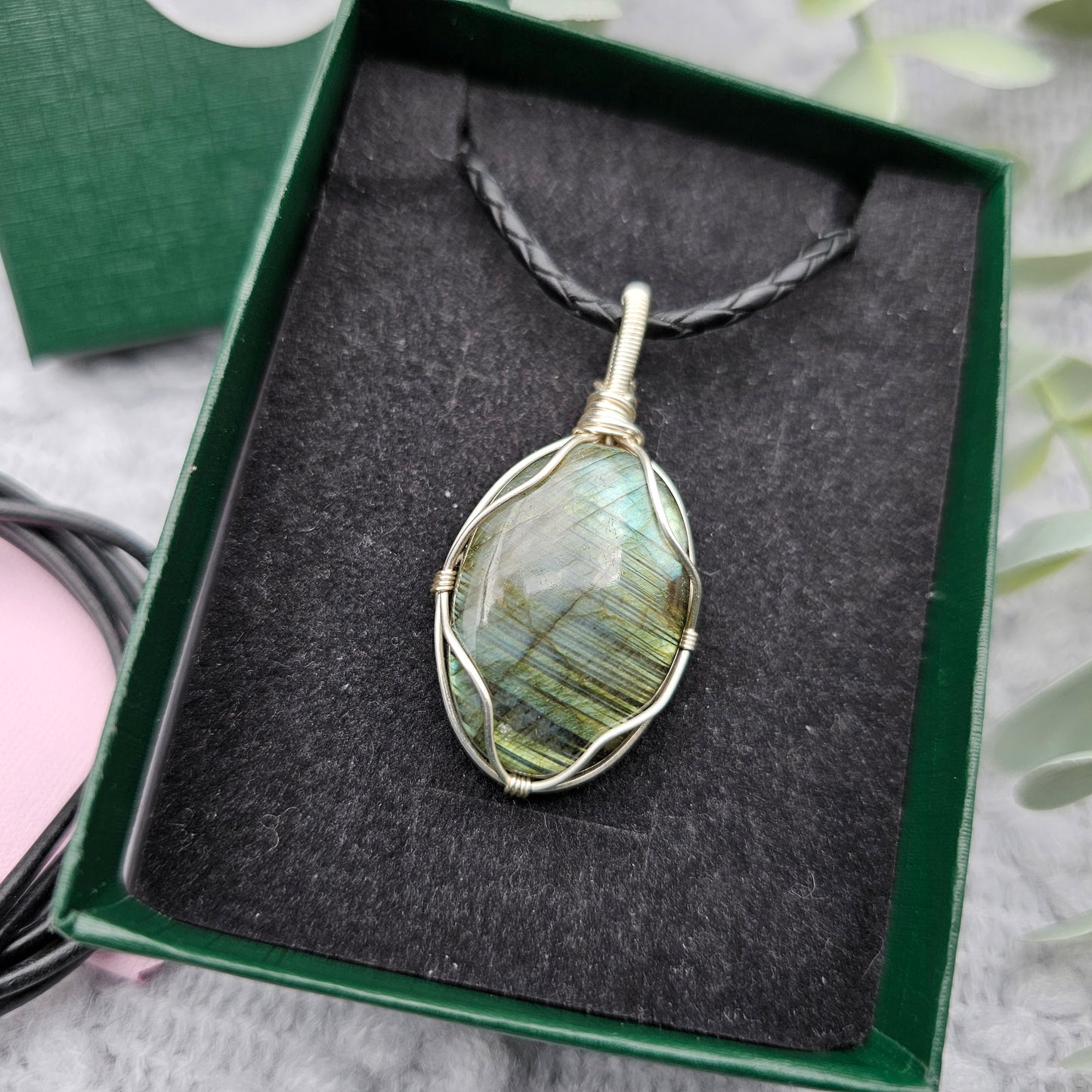 Labradorite Pendant | Jewelry Wire | Gemstone Necklace
