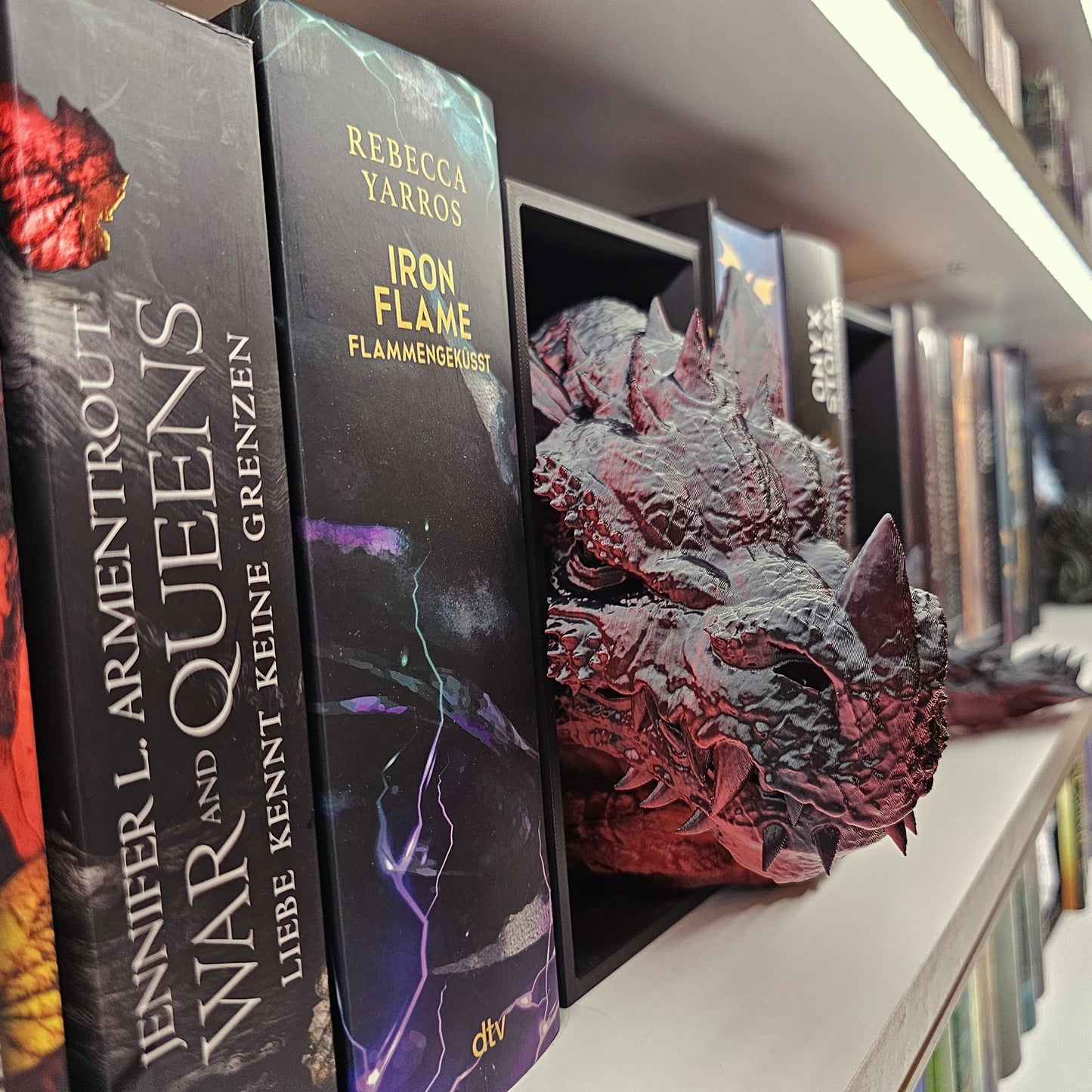 Book Nook Drache Rot/Schwarz glänzend  Set/Einzeln | 3D Druck | Buchstütze | Dekoration Bücherregal