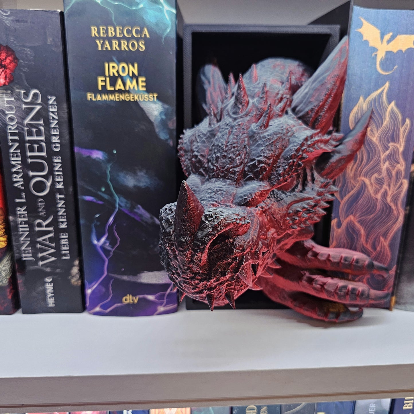 Book Nook Drache Rot/Schwarz glänzend  Set/Einzeln | 3D Druck | Buchstütze | Dekoration Bücherregal