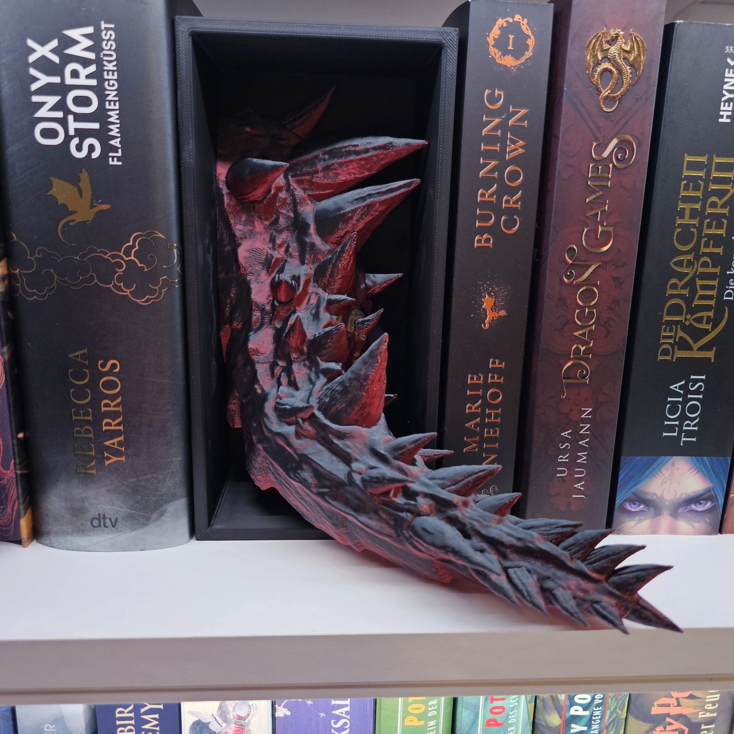 Book Nook Drache Rot/Schwarz glänzend  Set/Einzeln | 3D Druck | Buchstütze | Dekoration Bücherregal
