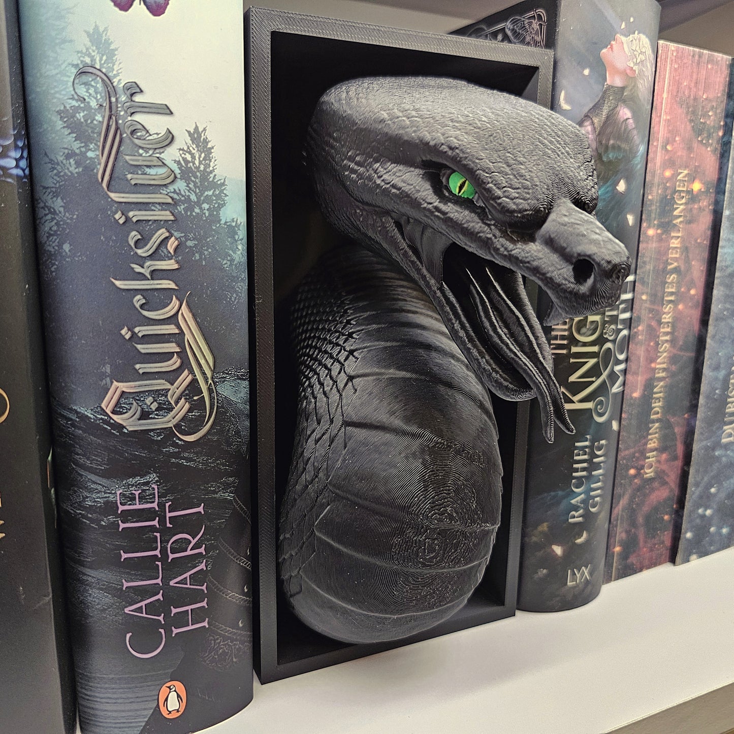 Book Nook Schlange Schwarz | 3D Druck | Buchstütze | Dekoration Bücherregal