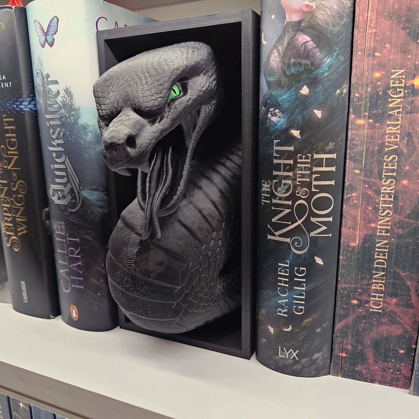 Book Nook Schlange Schwarz | 3D Druck | Buchstütze | Dekoration Bücherregal