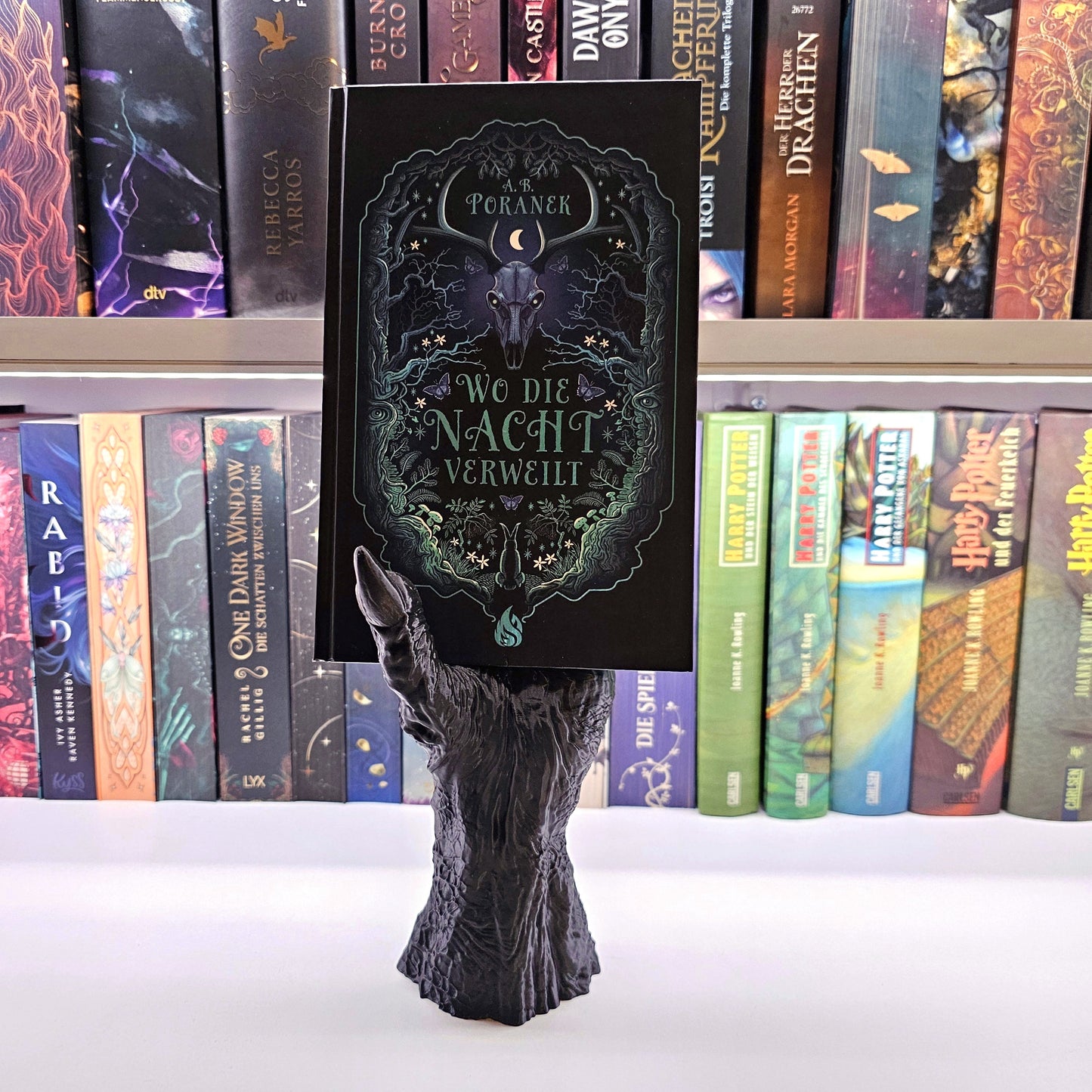 Accountant Demon Hand Black | 3D Print | Bookstand