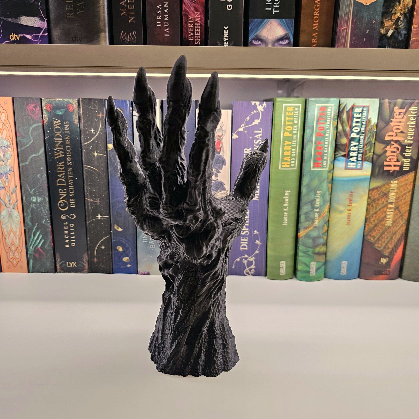 Accountant Demon Hand Black | 3D Print | Bookstand