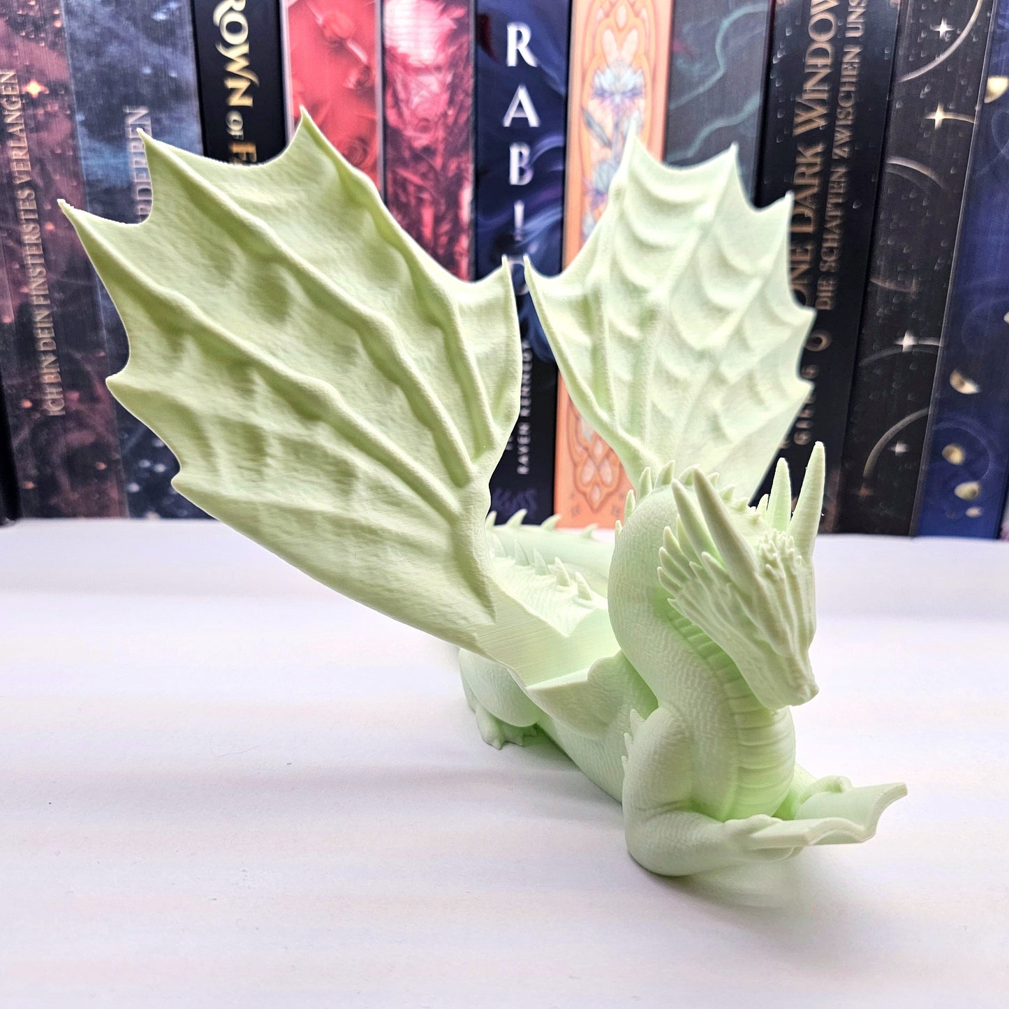 Accountant Reading Dragon | Color Choice Candy Colors | various sizes | 3D Print | Stand for Books E-Readers Tablets
