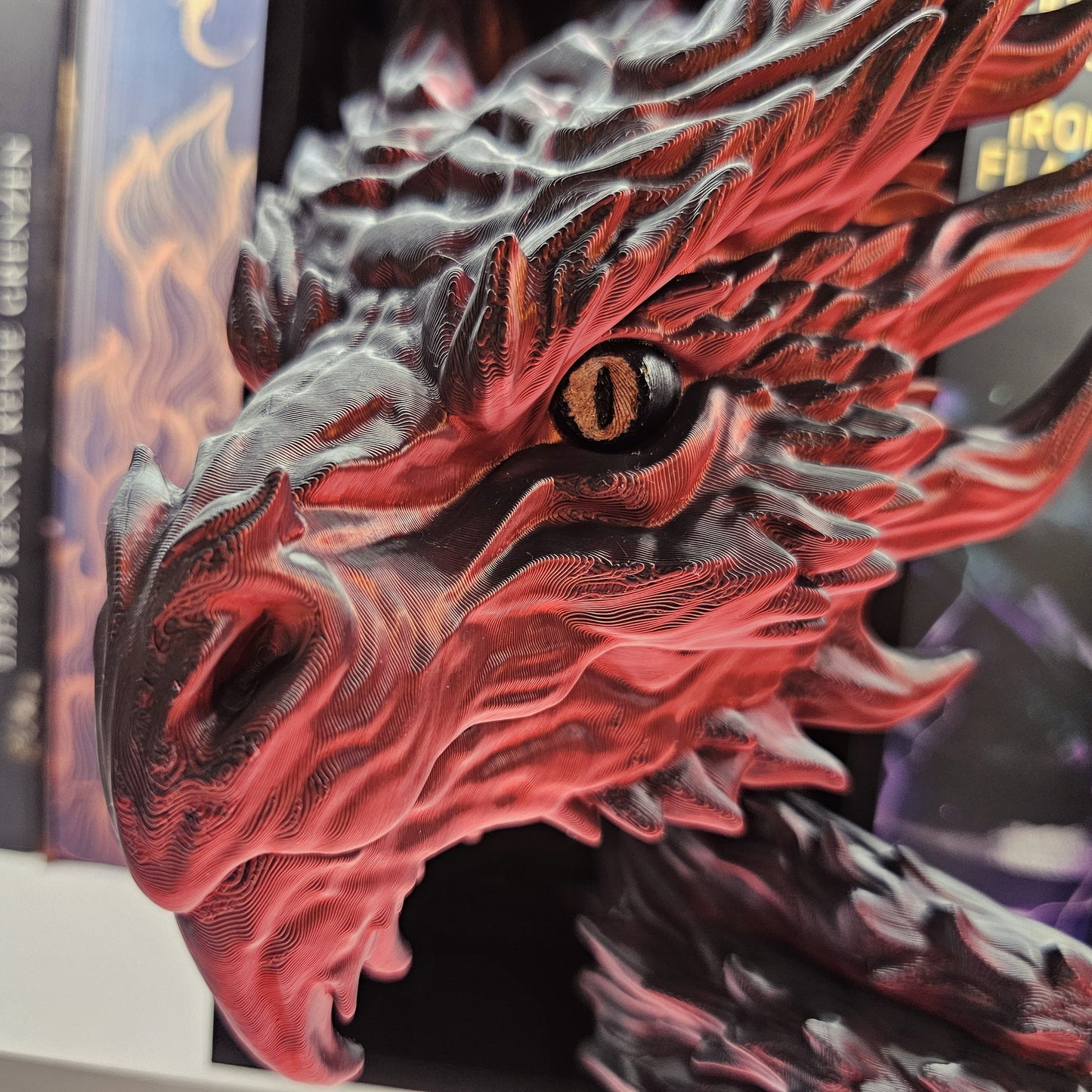 Book Nook Flammendrache Rot/Schwarz glänzend Set/Einzeln | 3D Druck | Buchstütze | Dekoration Bücherregal
