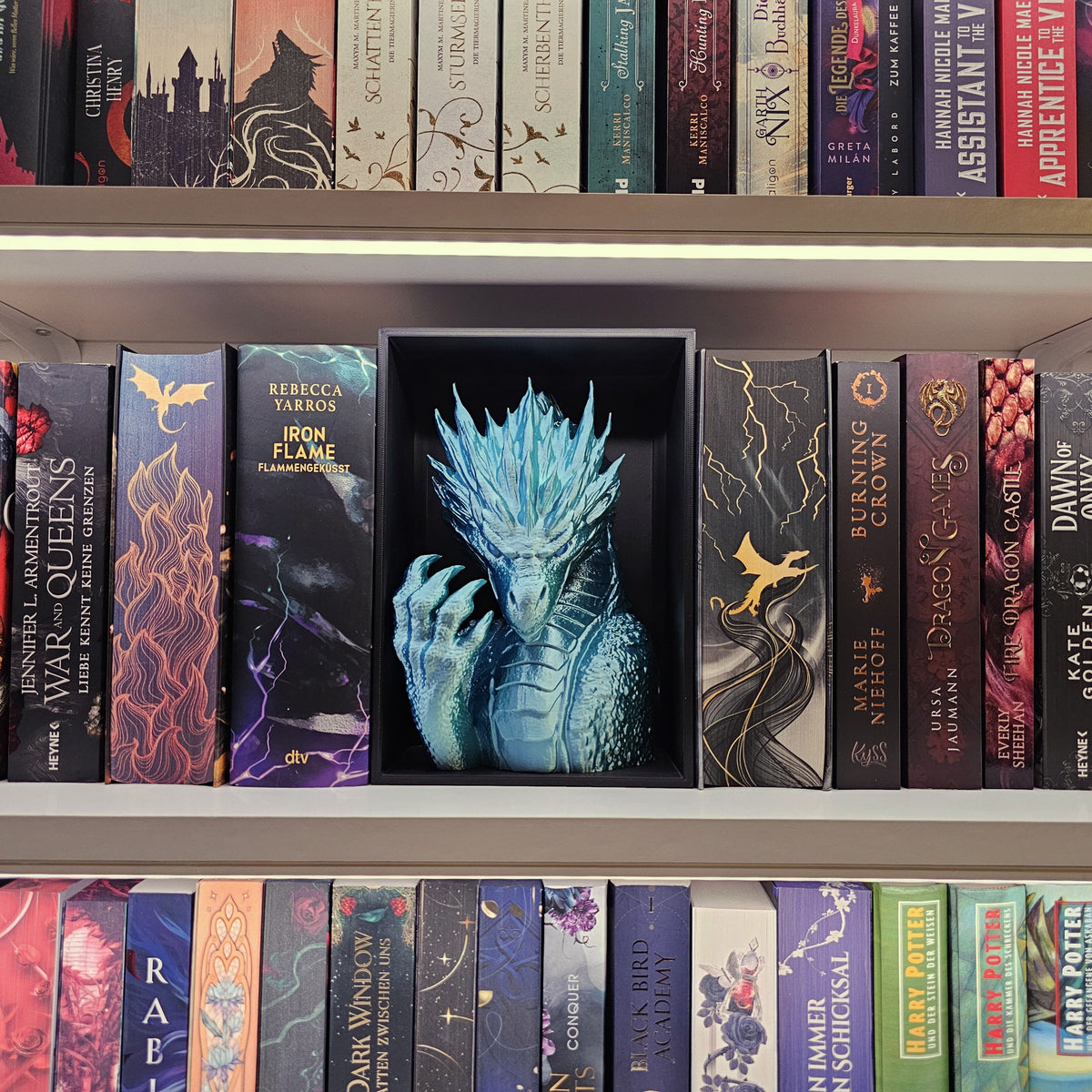 Book Nook Frostdrache Eisblau glänzend | 3D Druck | Buchstütze | Dekoration Bücherregal
