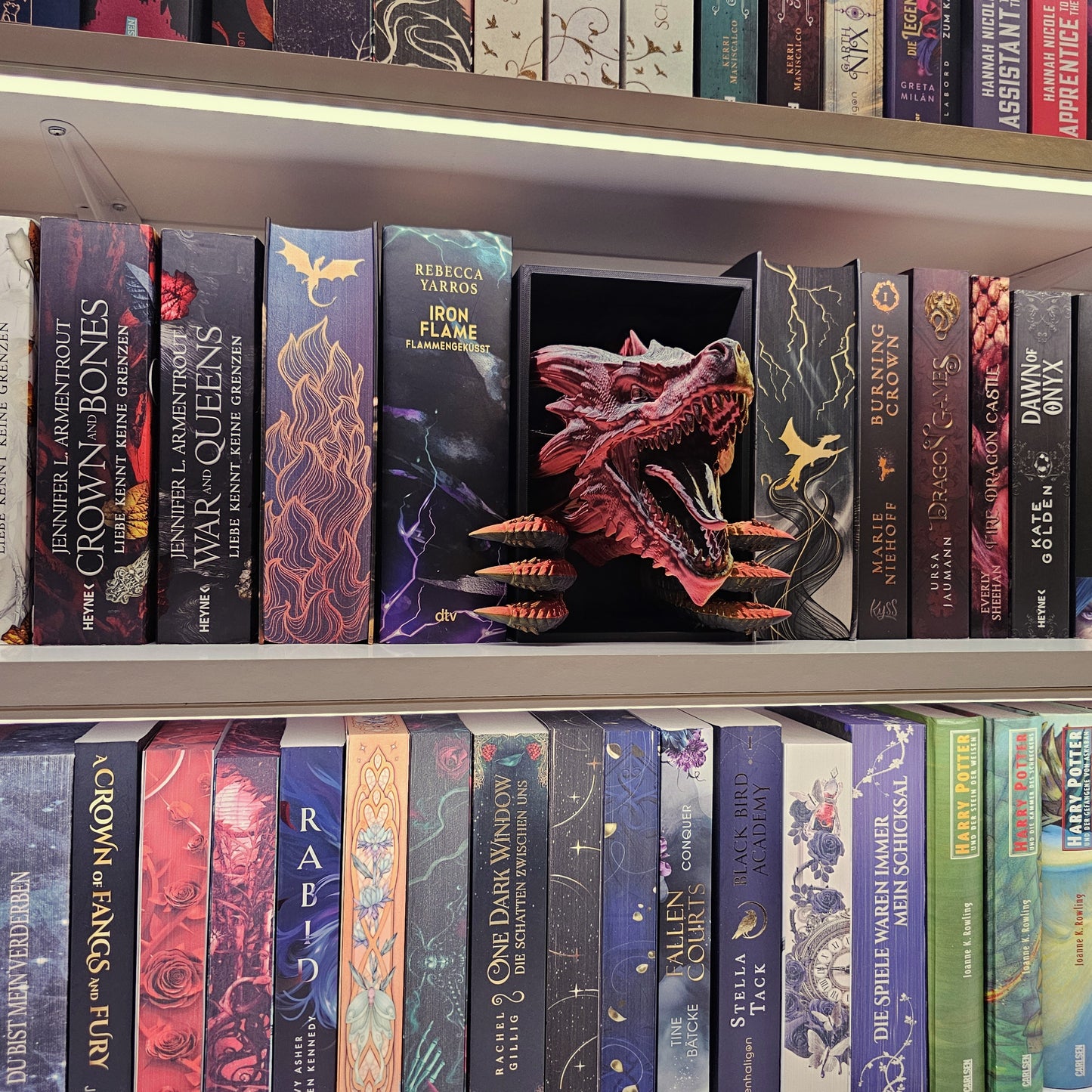 Book Nook Awakening Drache Rot/Schwarz/Gold glänzend | 3D Druck | Buchstütze | Dekoration Bücherregal