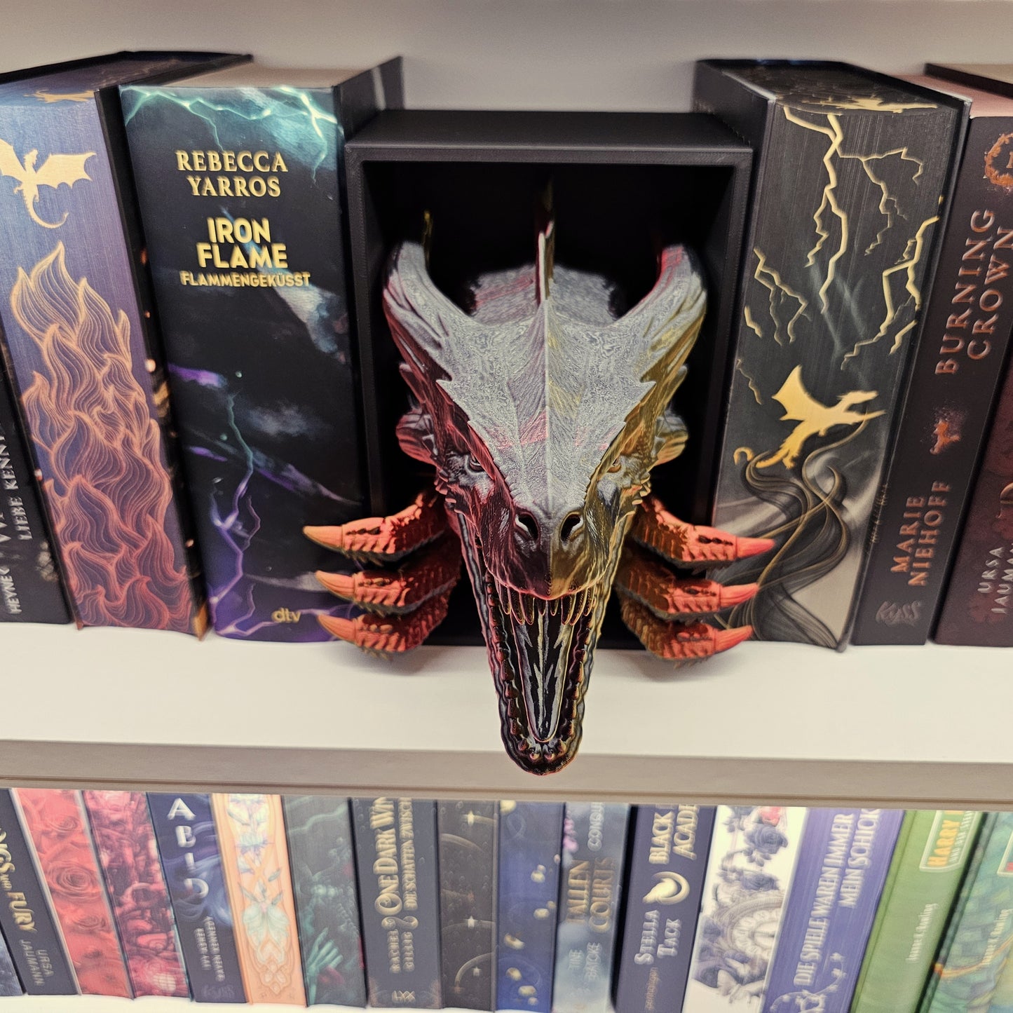 Book Nook Awakening Drache Rot/Schwarz/Gold glänzend | 3D Druck | Buchstütze | Dekoration Bücherregal