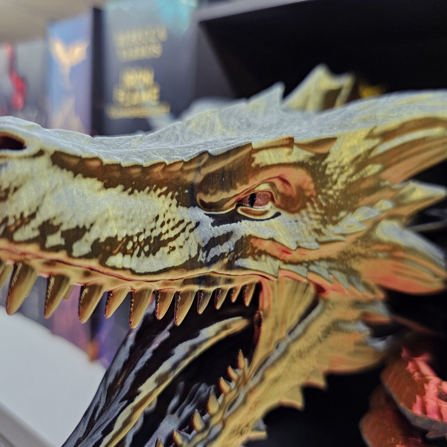 Book Nook Awakening Drache Rot/Schwarz/Gold glänzend | 3D Druck | Buchstütze | Dekoration Bücherregal