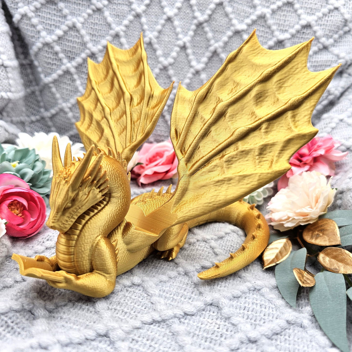 Accountant Reading Dragon glossy gold | various sizes | 3D Print | Stand for Books E-Readers Tablets