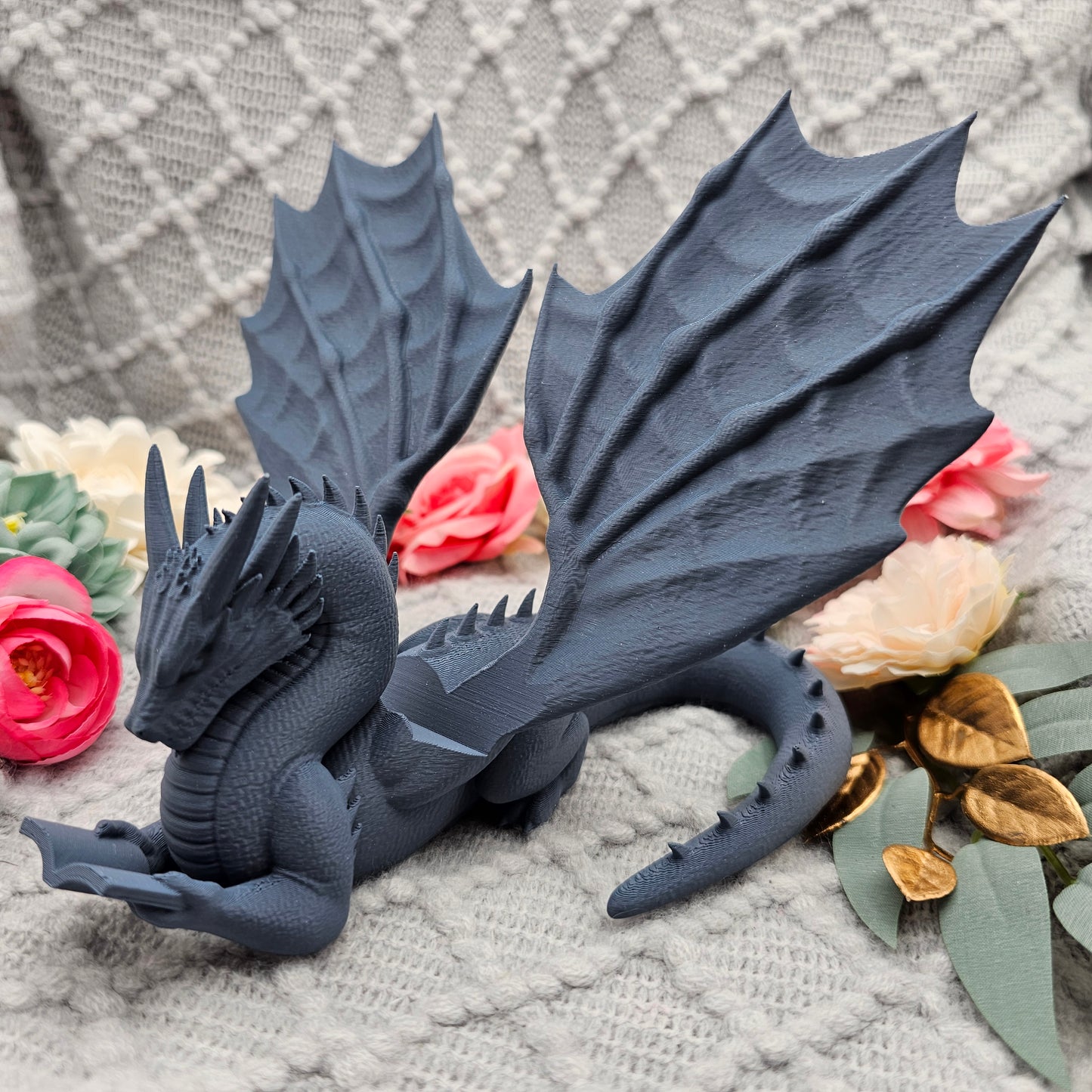 Accountant Dragon Reading | Cozy Colors Color Selection | Various Sizes | 3D Print | Stand for Books E-Readers Tablets