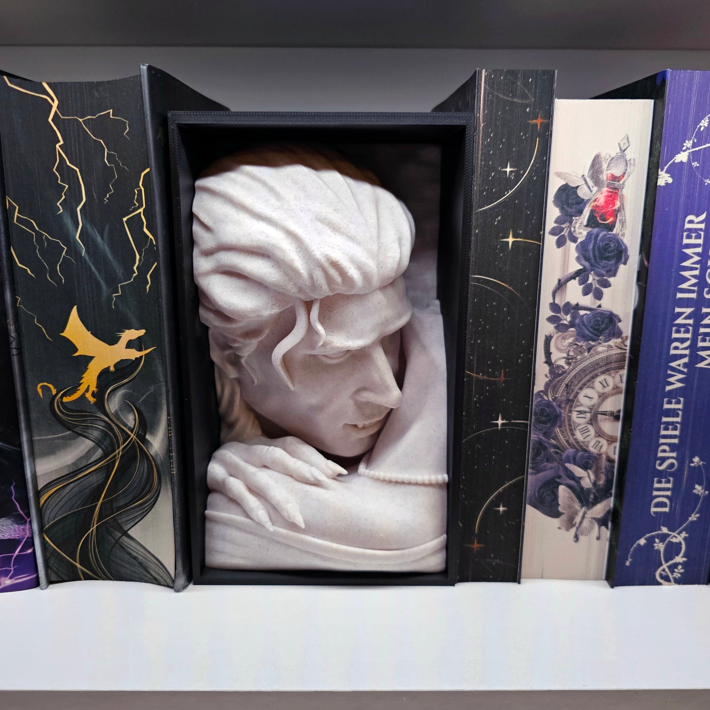 Book Nook Vampire Marble | 3D Print | Bookend | Bookshelf Decoration
