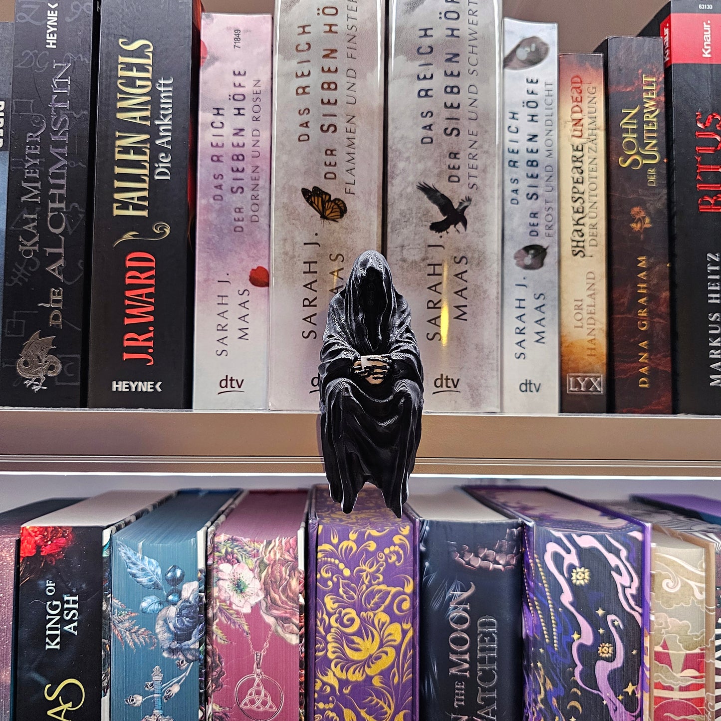 Regaldeko Sitting Reaper with Cup Black | 3D Print