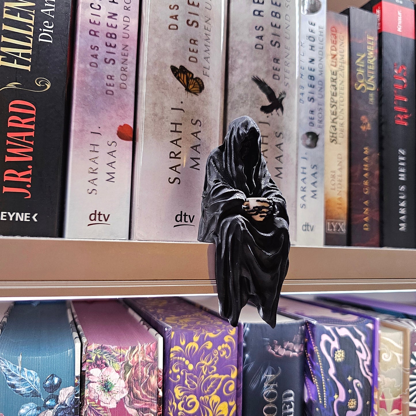 Regaldeko Sitting Reaper with Cup Black | 3D Print