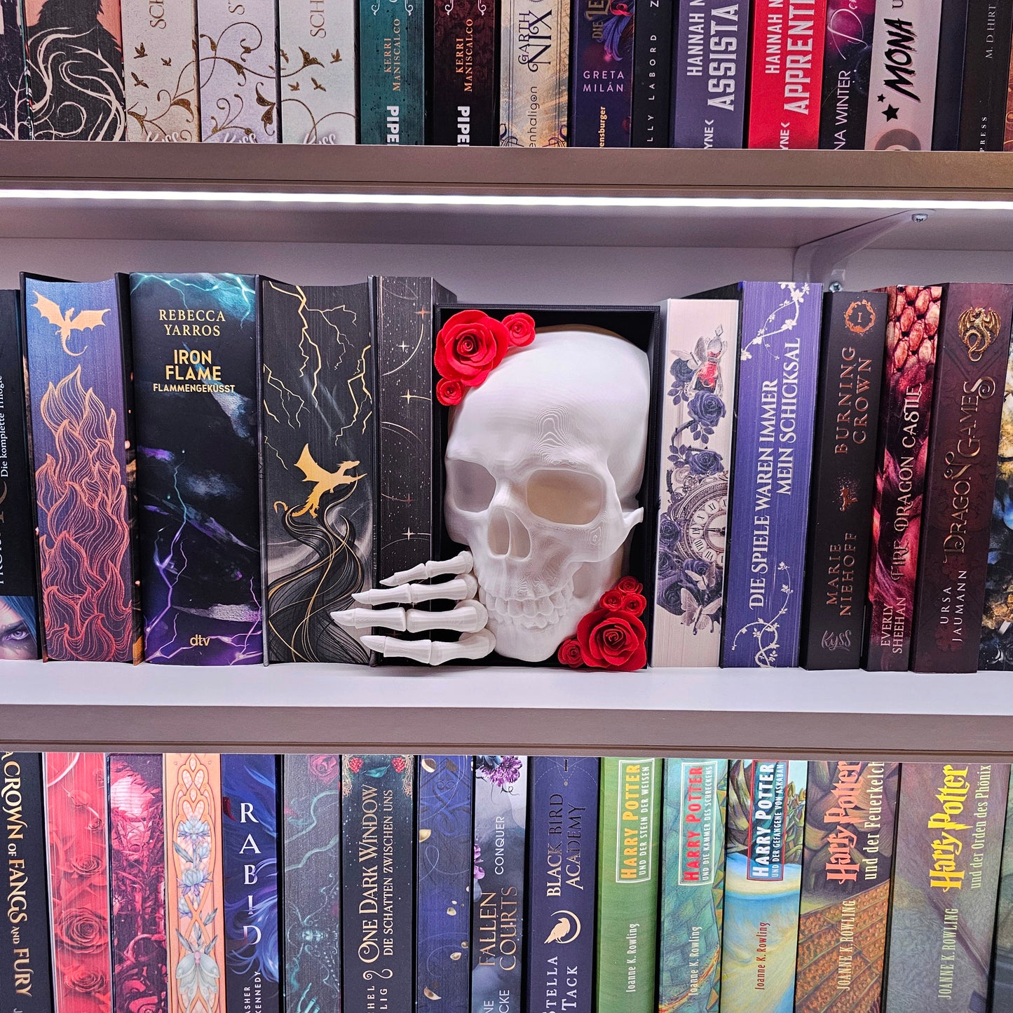 Book Nook Skull with Roses Large Color Selection | 3D Print | Bookend | Bookshelf Decoration