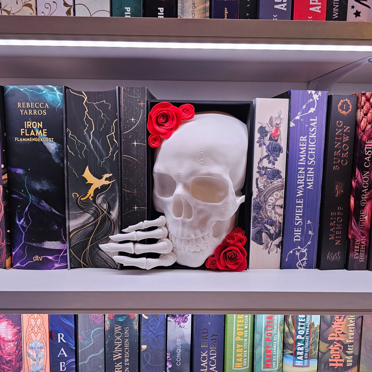 Book Nook Skull with Roses Large Color Selection | 3D Print | Bookend | Bookshelf Decoration