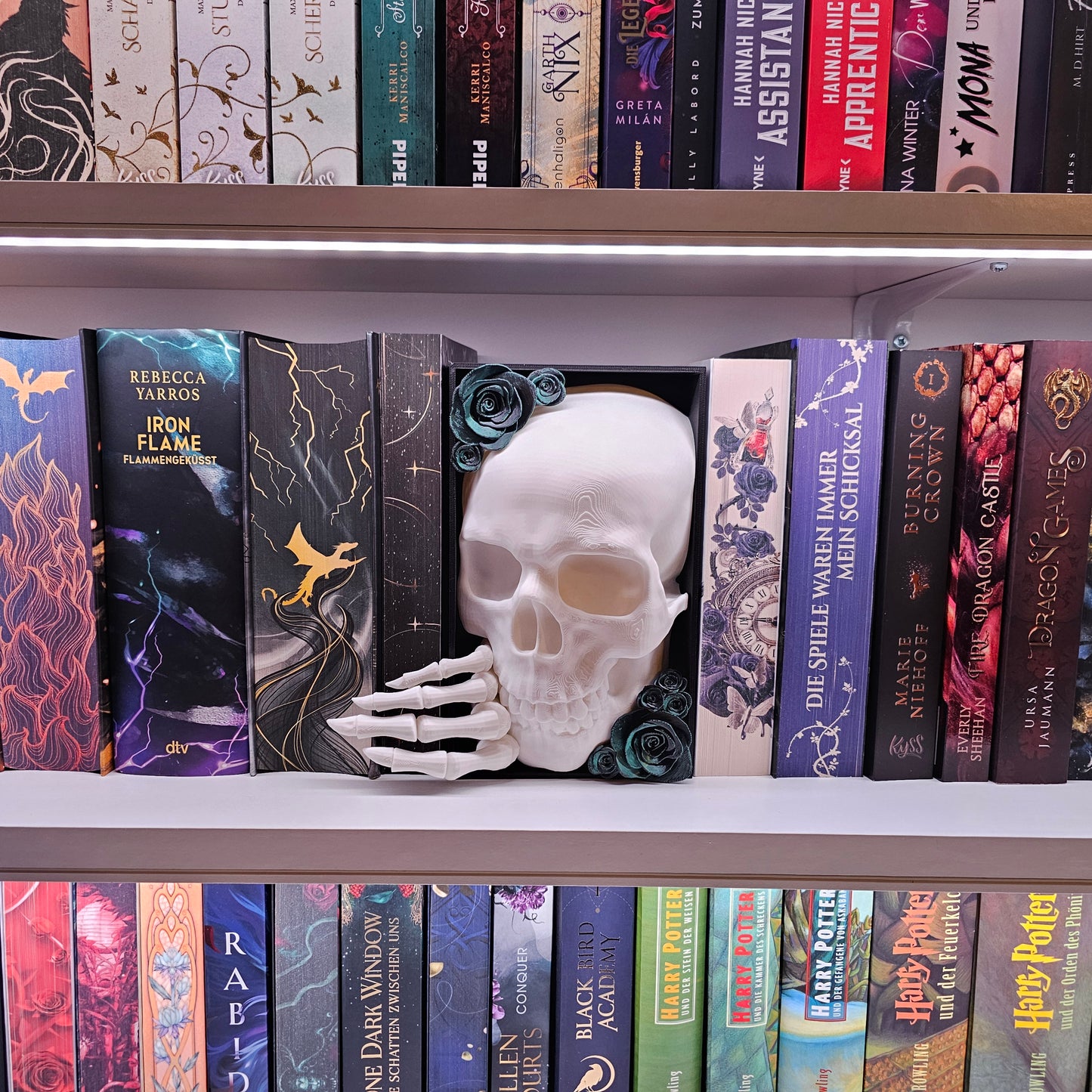 Book Nook Skull with Roses Large Color Selection | 3D Print | Bookend | Bookshelf Decoration