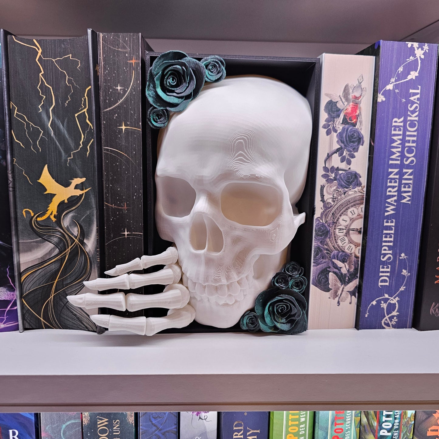 Book Nook Skull with Roses Large Color Selection | 3D Print | Bookend | Bookshelf Decoration