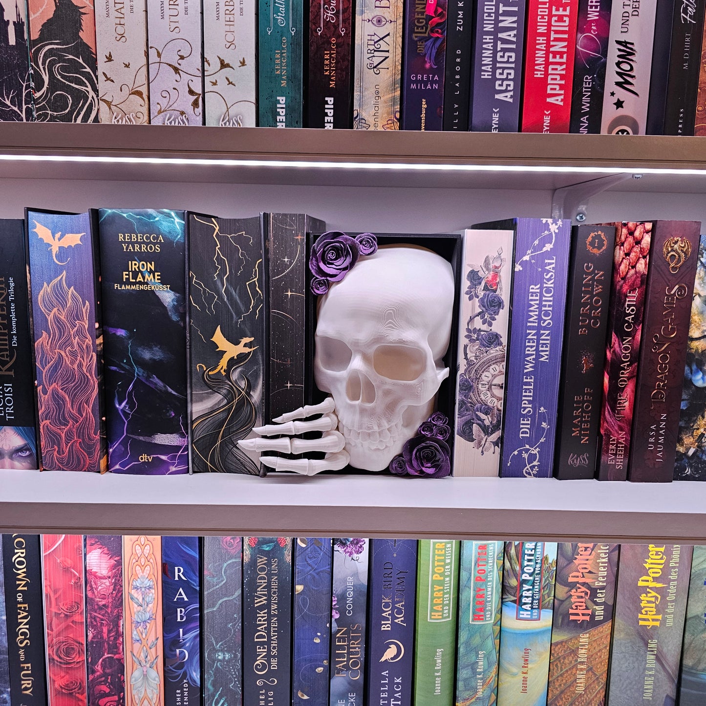 Book Nook Skull with Roses Large Color Selection | 3D Print | Bookend | Bookshelf Decoration