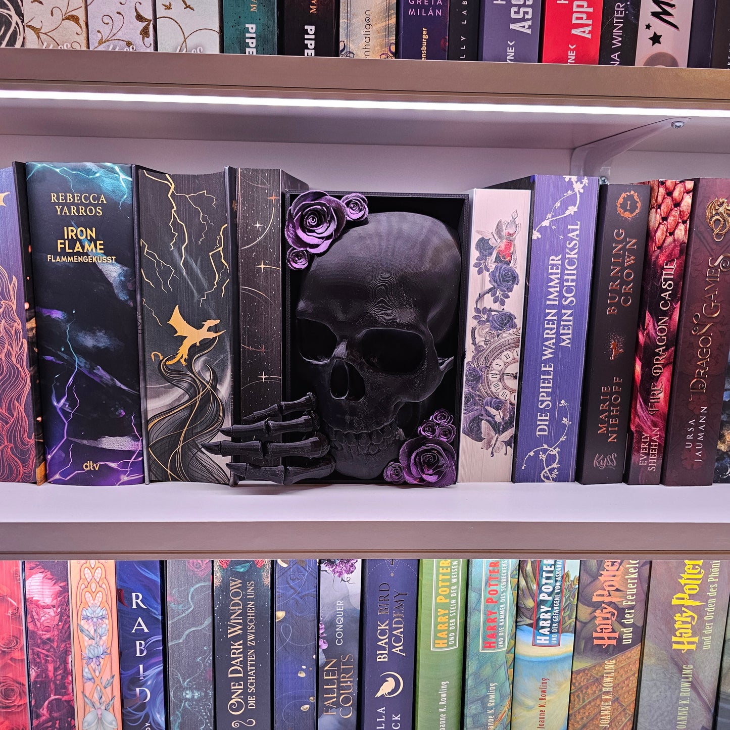 Book Nook Skull with Roses Large Color Selection | 3D Print | Bookend | Bookshelf Decoration