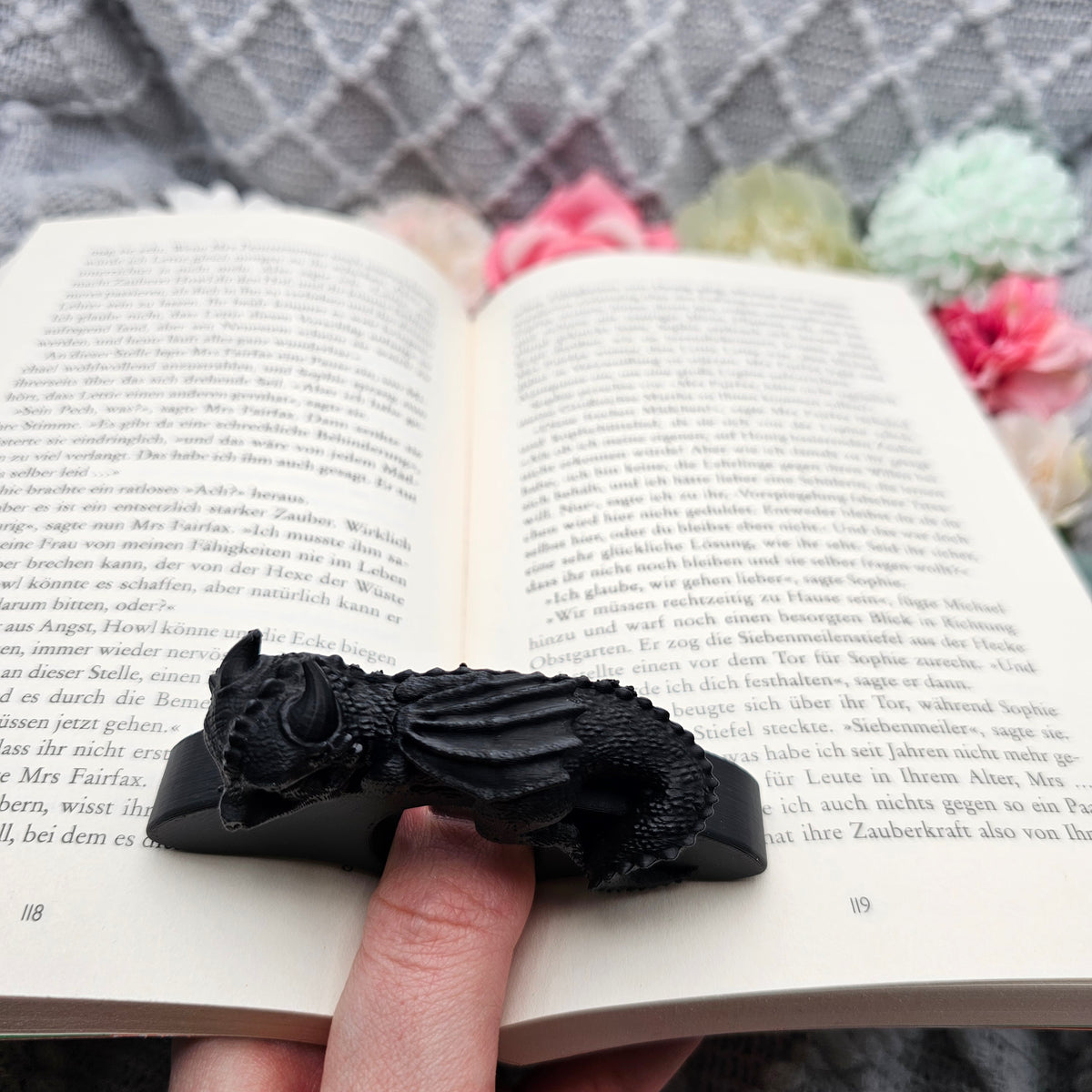 Buchseitenhalter Schlafender Drache Farbwahl | Bookish Zubehör
