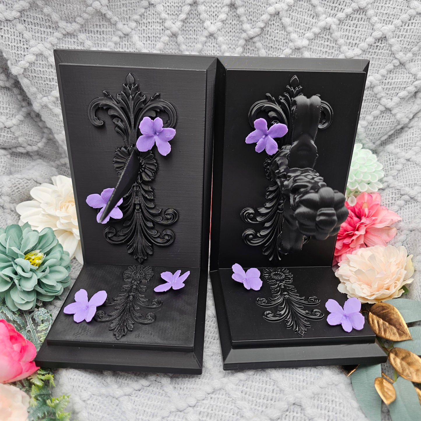 Bookends Set Dagger with Blossoms Black | 3D Print | Book Holder