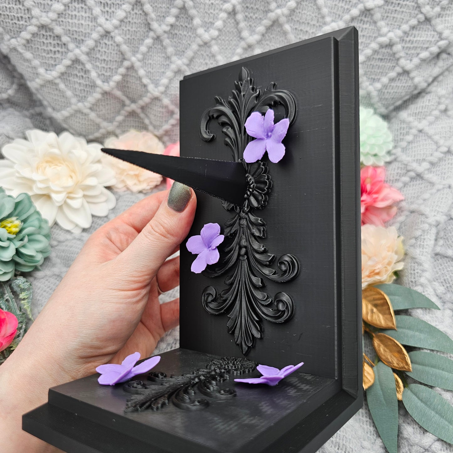 Bookends Set Dagger with Blossoms Black | 3D Print | Book Holder