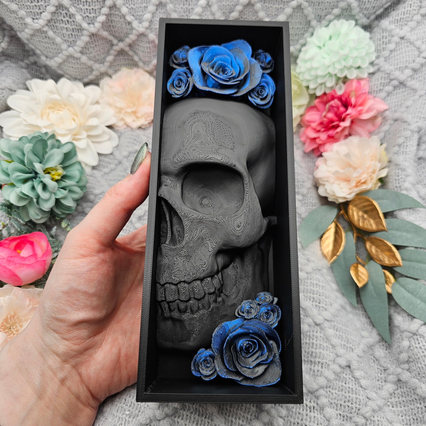 Book Nook Skull with Roses Small Color Selection | 3D Print | Bookend | Bookshelf Decoration