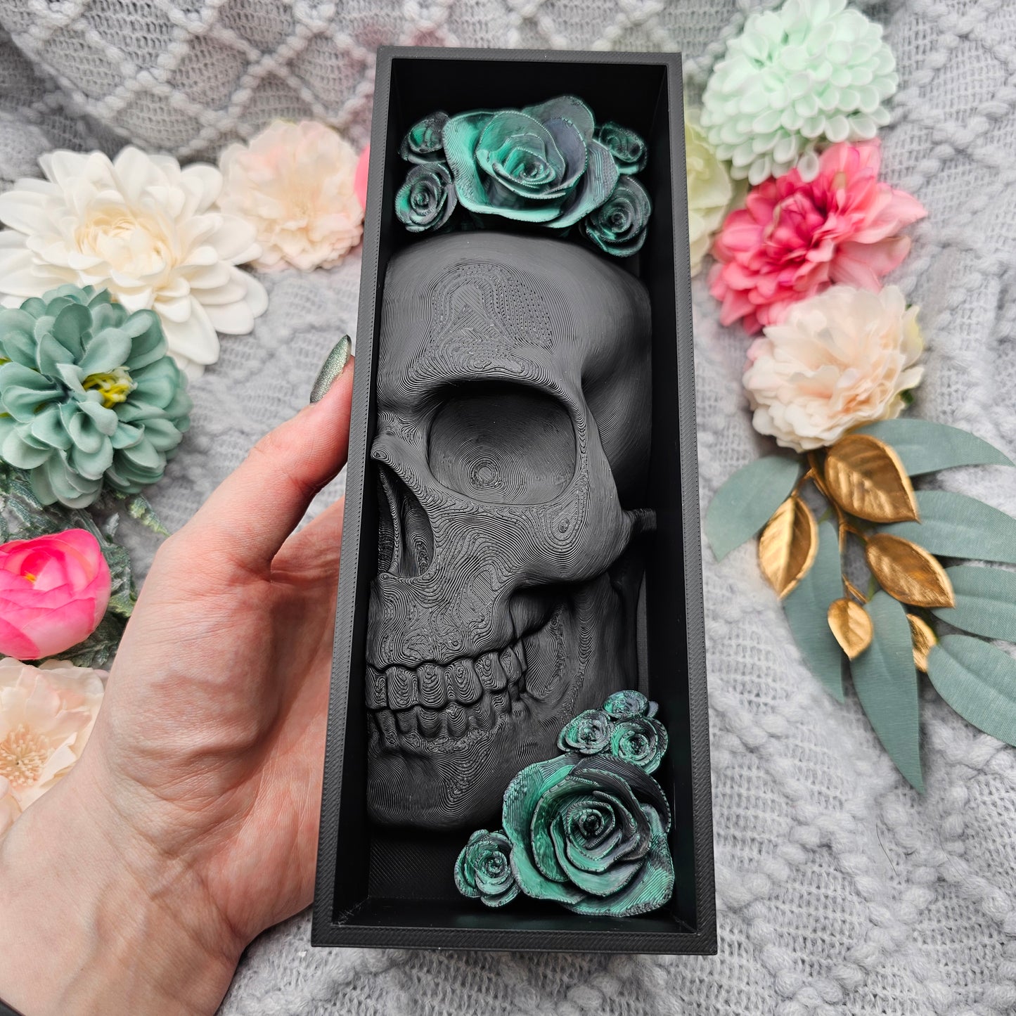 Book Nook Skull with Roses Small Color Selection | 3D Print | Bookend | Bookshelf Decoration
