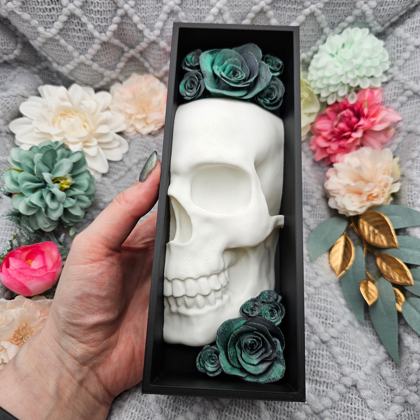 Book Nook Skull with Roses Small Color Selection | 3D Print | Bookend | Bookshelf Decoration