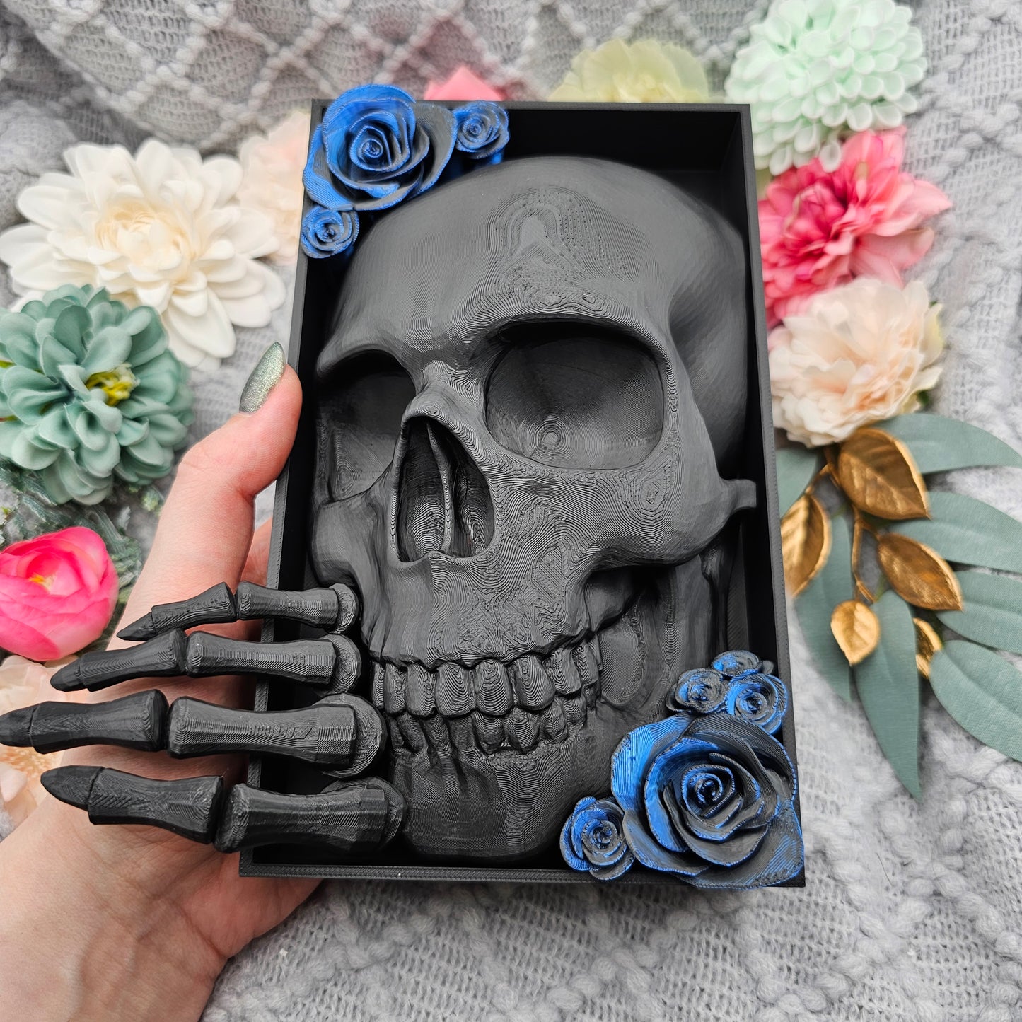 Book Nook Skull with Roses Large Color Selection | 3D Print | Bookend | Bookshelf Decoration