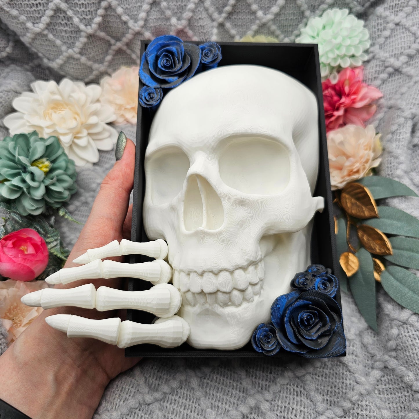 Book Nook Skull with Roses Large Color Selection | 3D Print | Bookend | Bookshelf Decoration