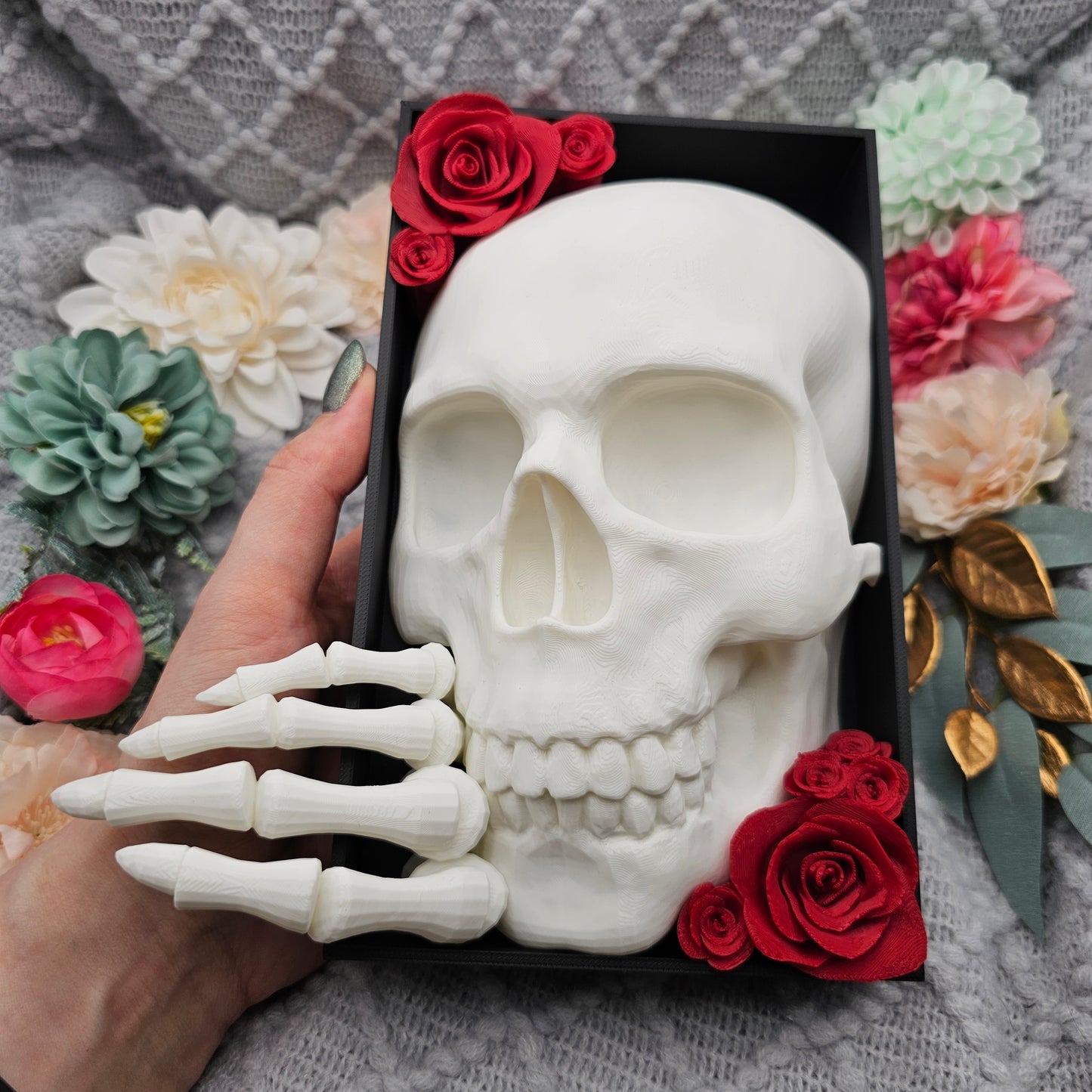 Book Nook Skull with Roses Large Color Selection | 3D Print | Bookend | Bookshelf Decoration