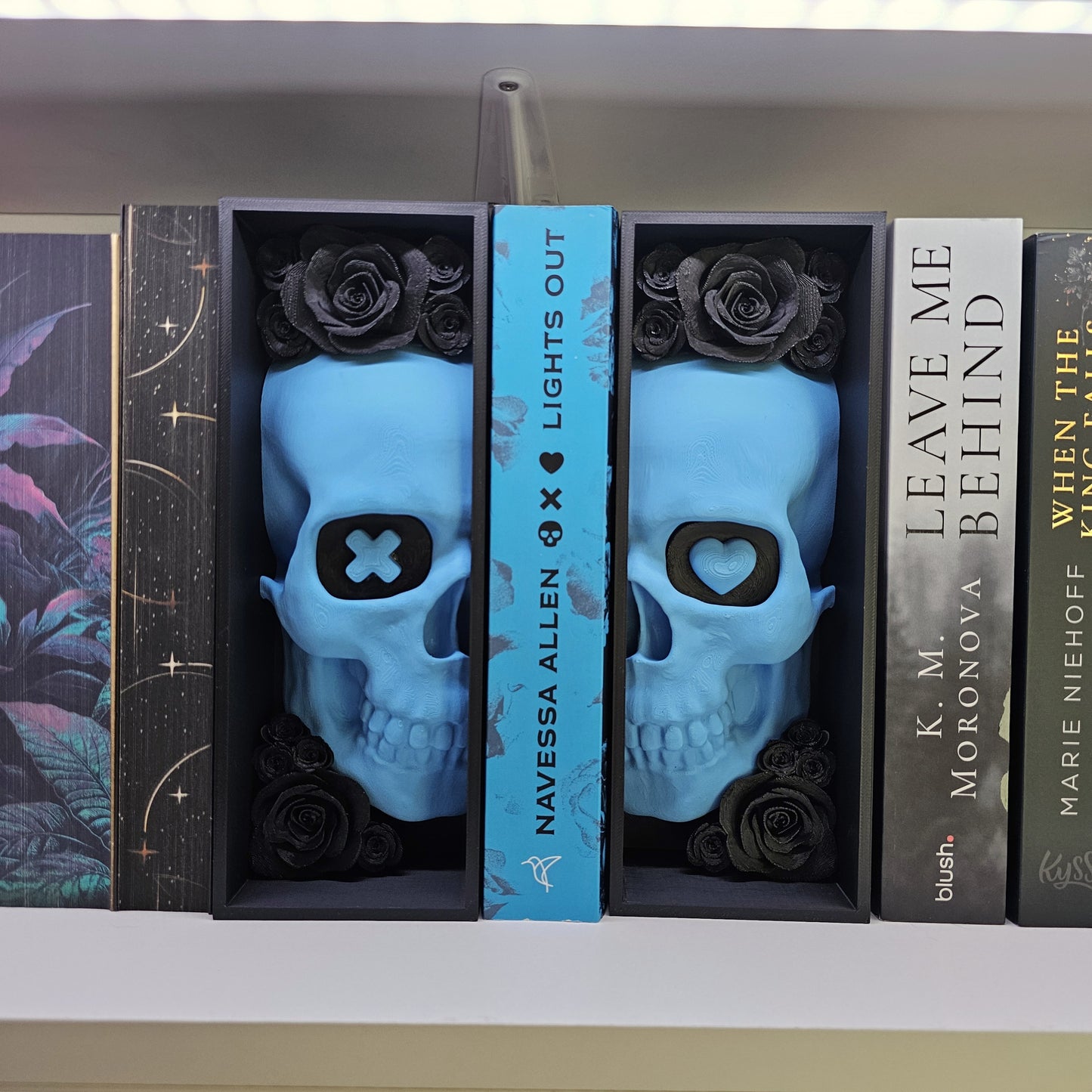 Book Nook LO Edition Skull with Roses Black/Blue Set/Single | 3D Print | Bookend | Bookshelf Decoration