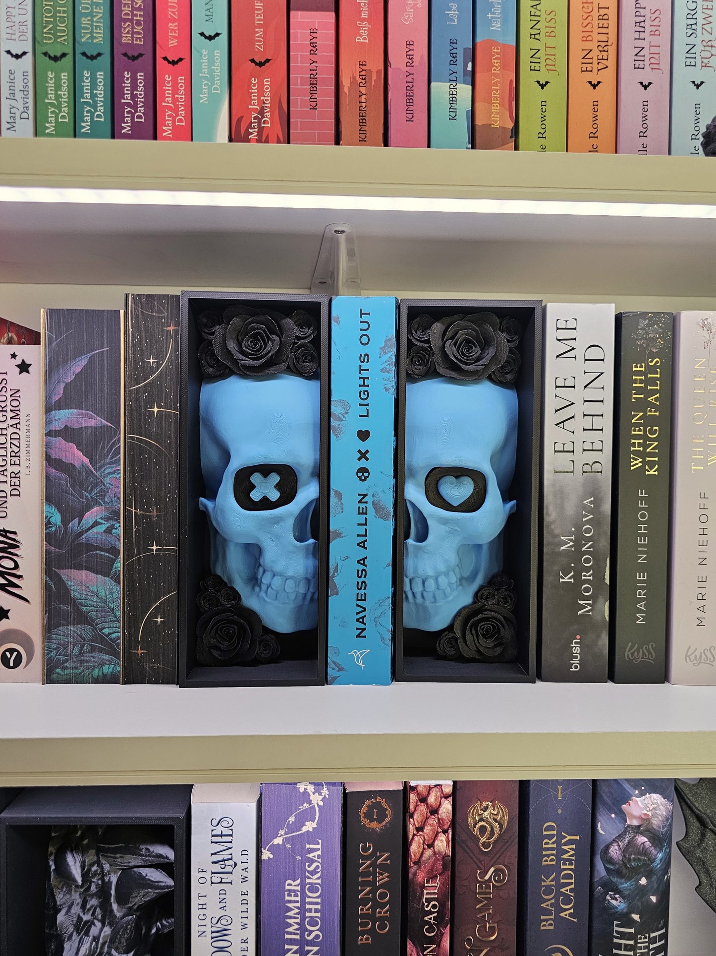 Book Nook LO Edition Skull with Roses Black/Blue Set/Single | 3D Print | Bookend | Bookshelf Decoration