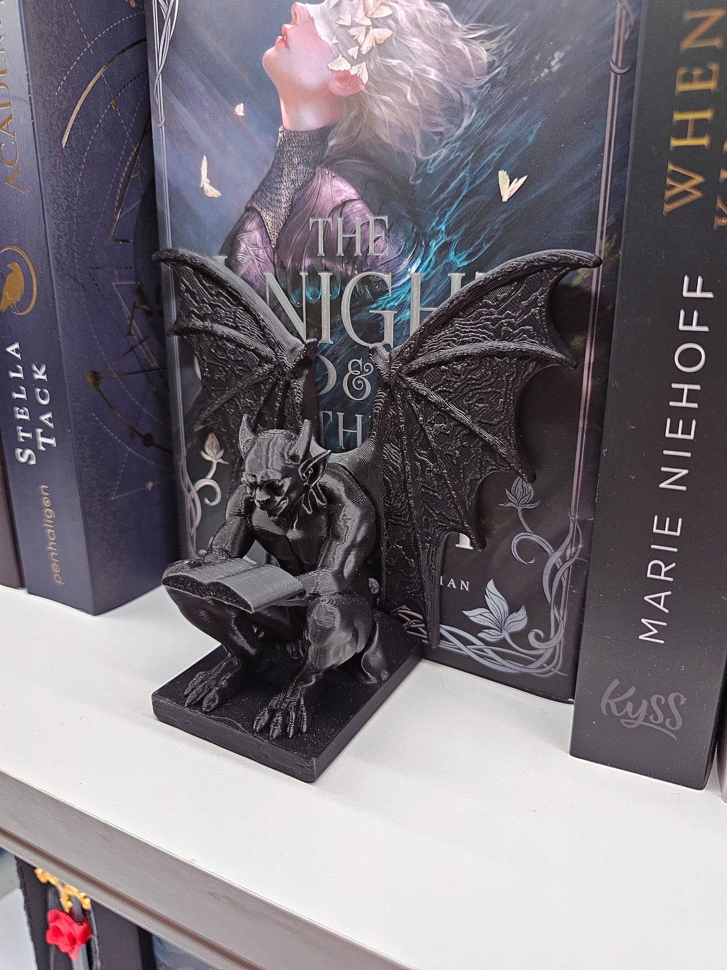 Gargoyle Bookend Black | 3D Print | Book Holder