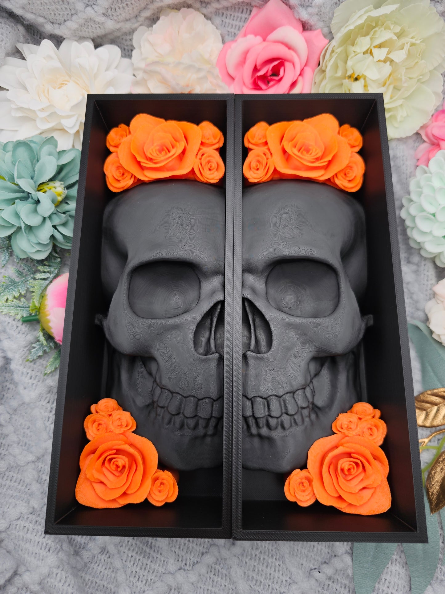 Book Nook Skull Black with Roses 8 Colors to Choose From Set/Single | 3D Print | Bookend | Bookshelf Decoration