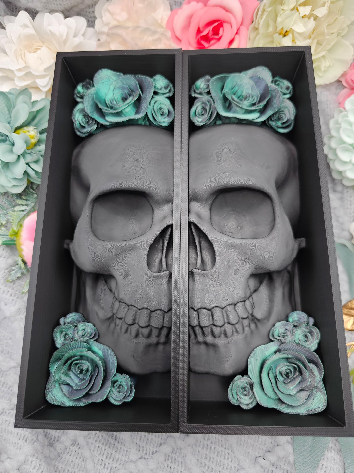 Book Nook Skull Black with Roses 8 Colors to Choose From Set/Single | 3D Print | Bookend | Bookshelf Decoration