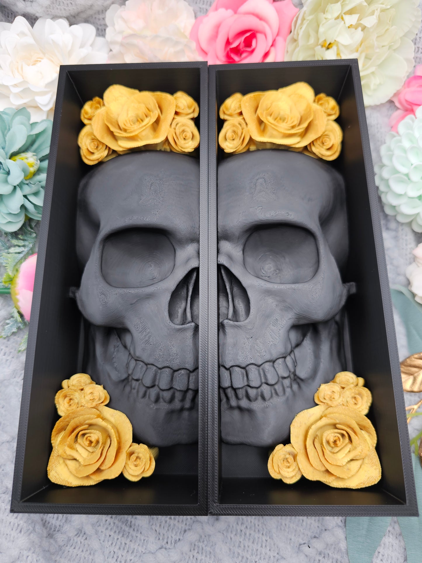Book Nook Skull Black with Roses 8 Colors to Choose From Set/Single | 3D Print | Bookend | Bookshelf Decoration