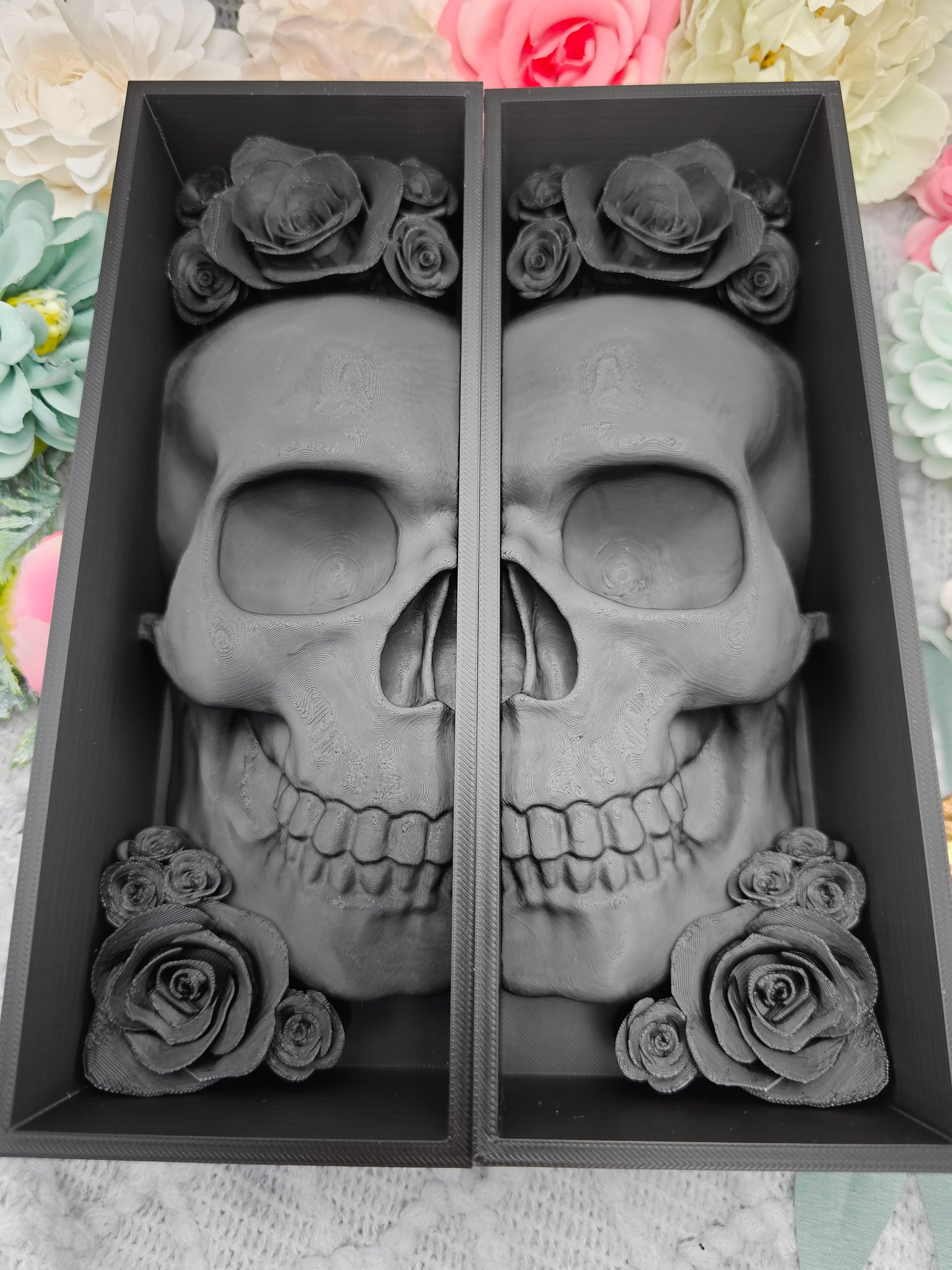 Book Nook Skull Black with Roses 8 Colors to Choose From Set/Single | 3D Print | Bookend | Bookshelf Decoration