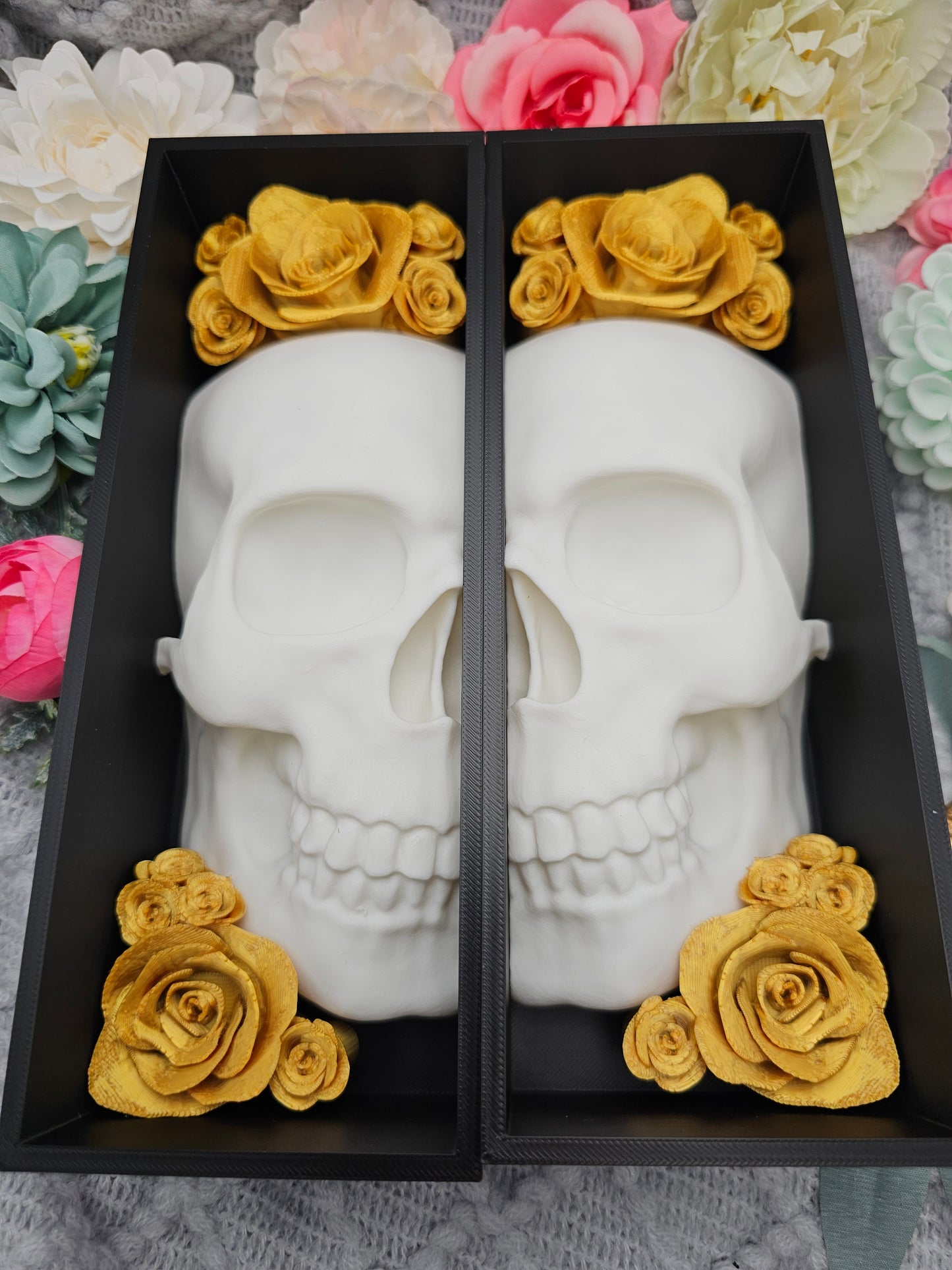 Book Nook Skull White with Roses 8 Colors to choose from Set/Single | 3D Print | Bookend | Bookshelf Decoration