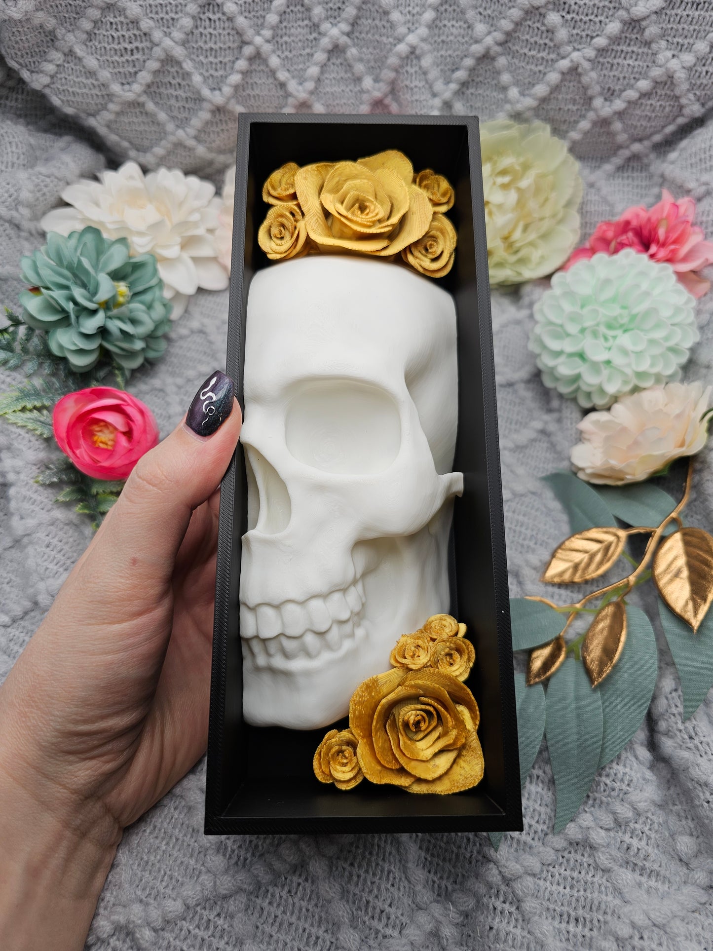 Book Nook Skull White with Roses 8 Colors to choose from Set/Single | 3D Print | Bookend | Bookshelf Decoration