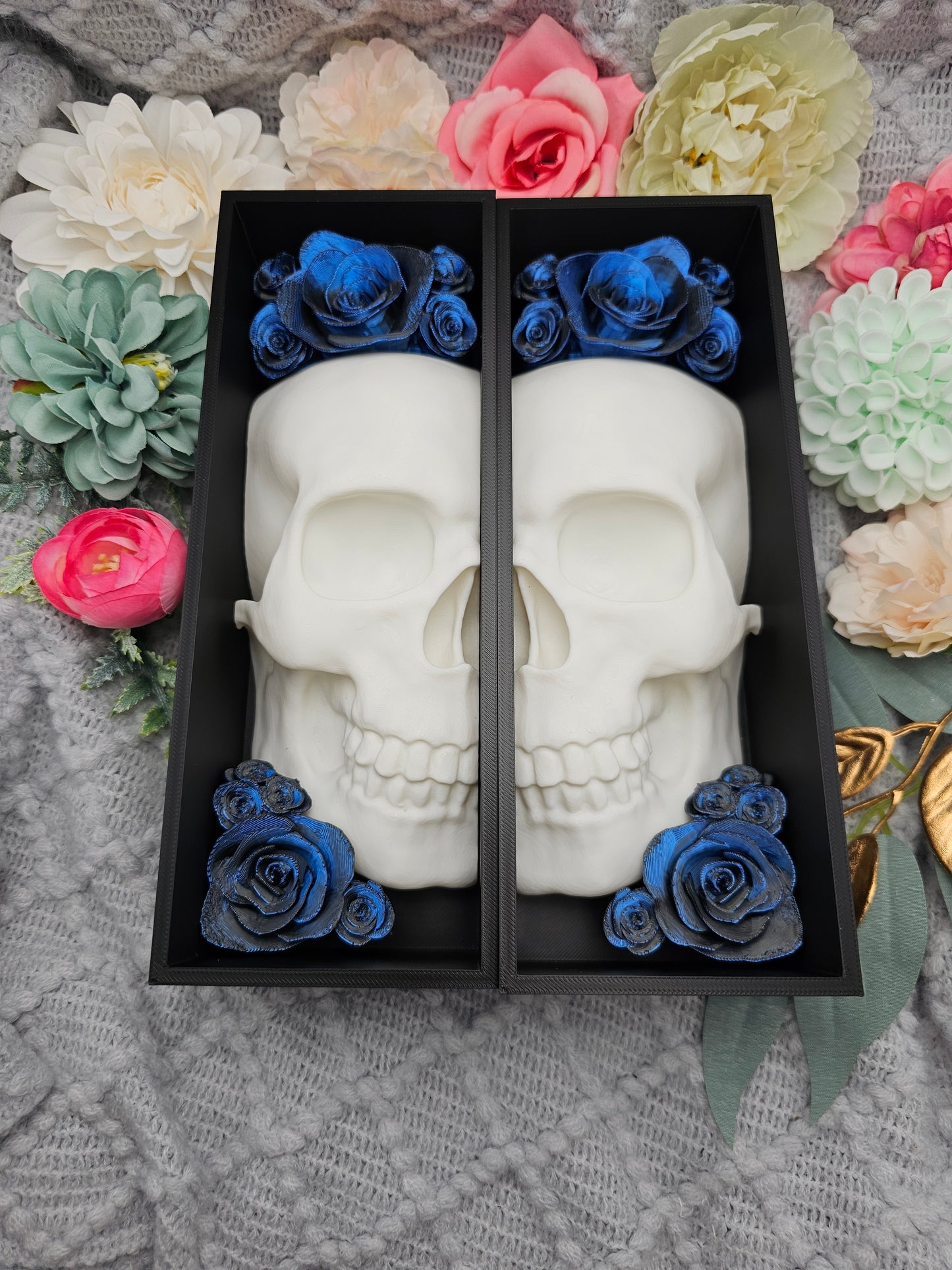Book Nook Skull White with Roses 8 Colors to choose from Set/Single | 3D Print | Bookend | Bookshelf Decoration