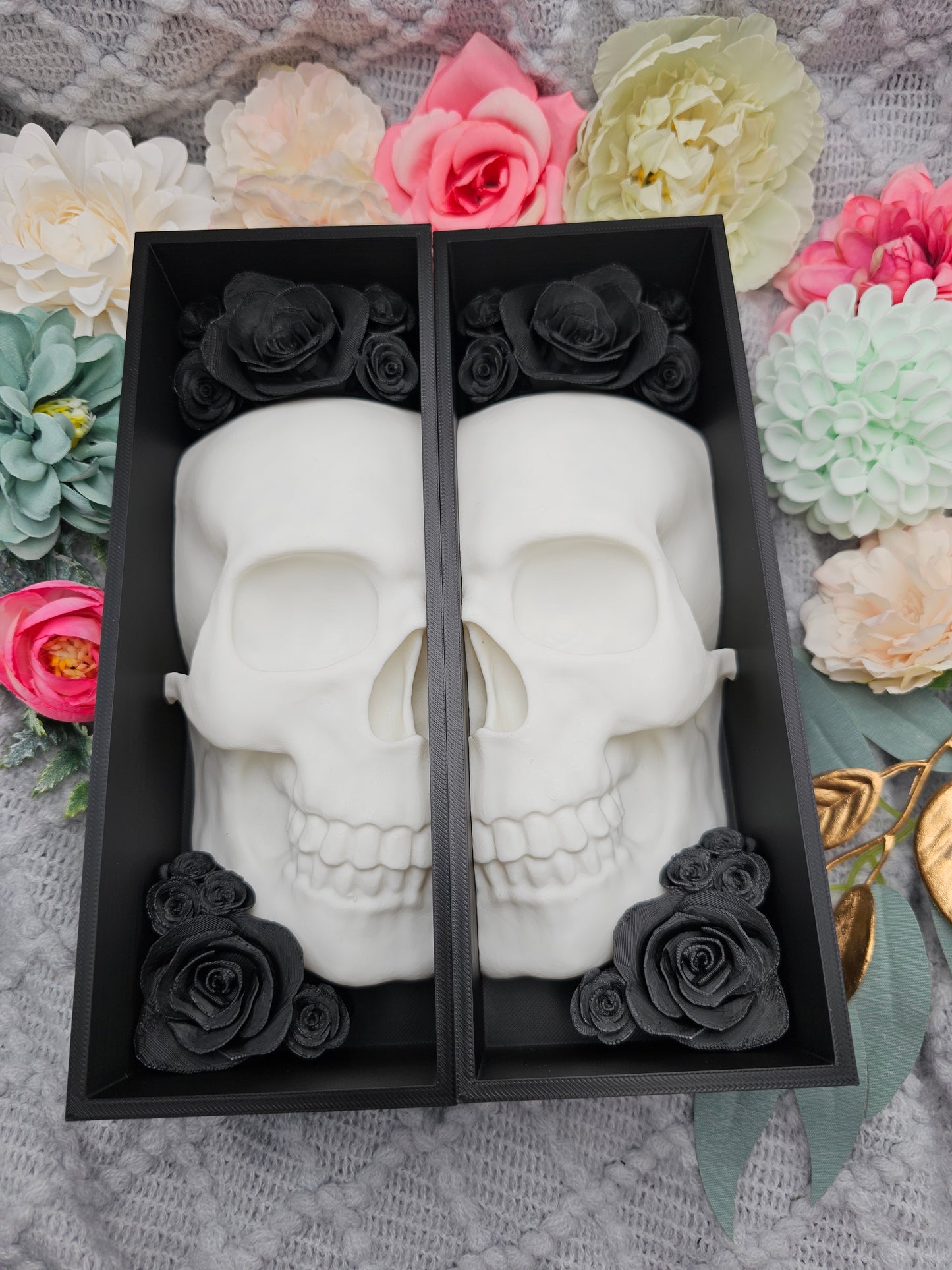 Book Nook Skull White with Roses 8 Colors to choose from Set/Single | 3D Print | Bookend | Bookshelf Decoration